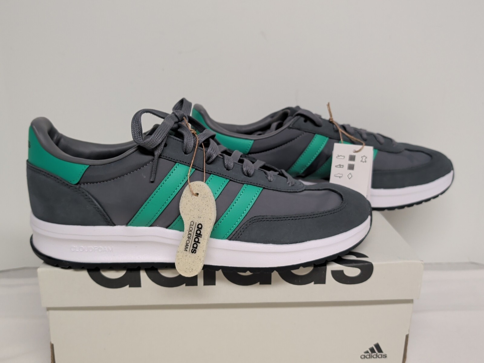adidas Run 70s 2.0 JI4921 Gray Green White Lace Up Athletic Sneaker Men 11.5 New