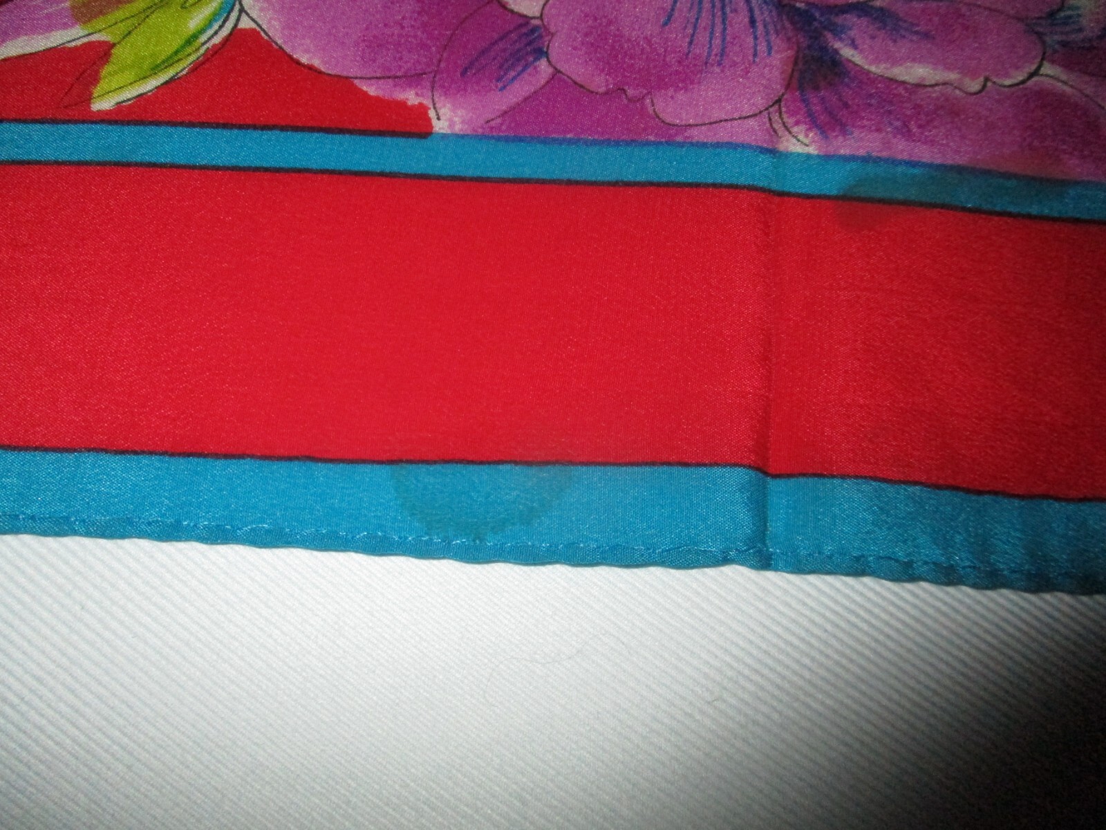 Adrienne Vittadini Red Blue Purple Floral 100% Silk Square Scarf 29″ Japan