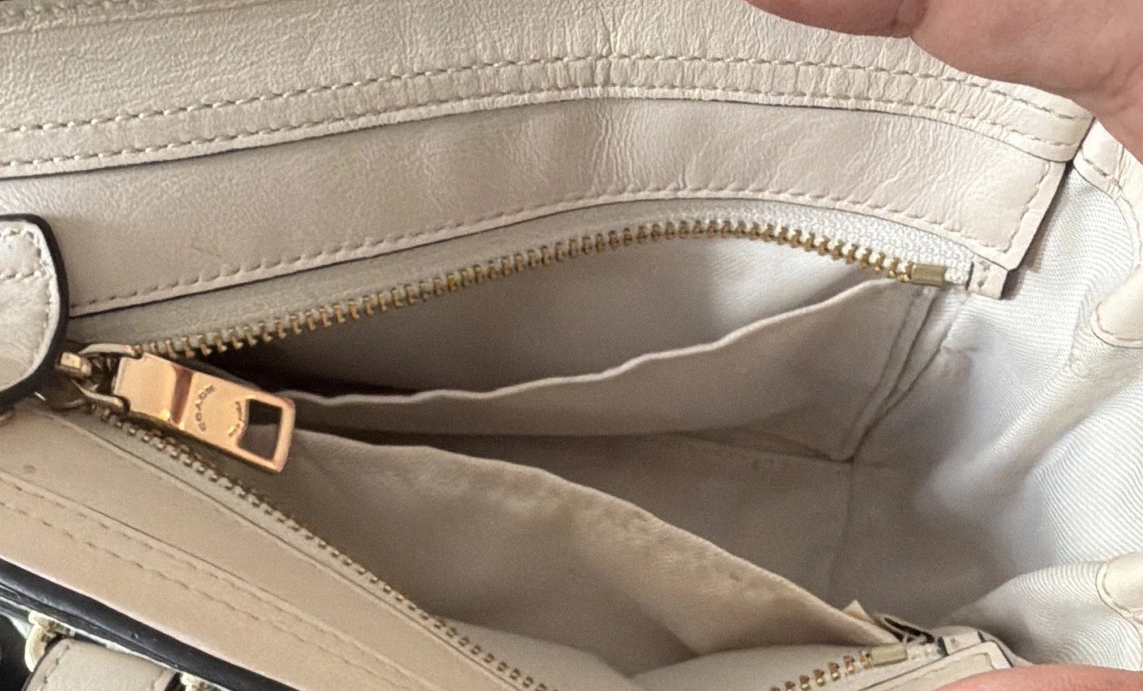 Coach Swagger 27 Carryall 36235 Chalk Pebbled Leather Satchel Crossbody w/Strap