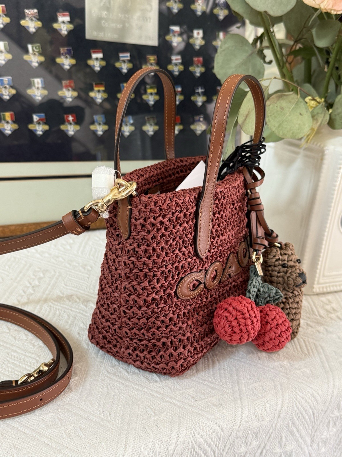 Coach CEU30 City Mini Tote Bag With Charms in straw/Gold/Russet new‼️