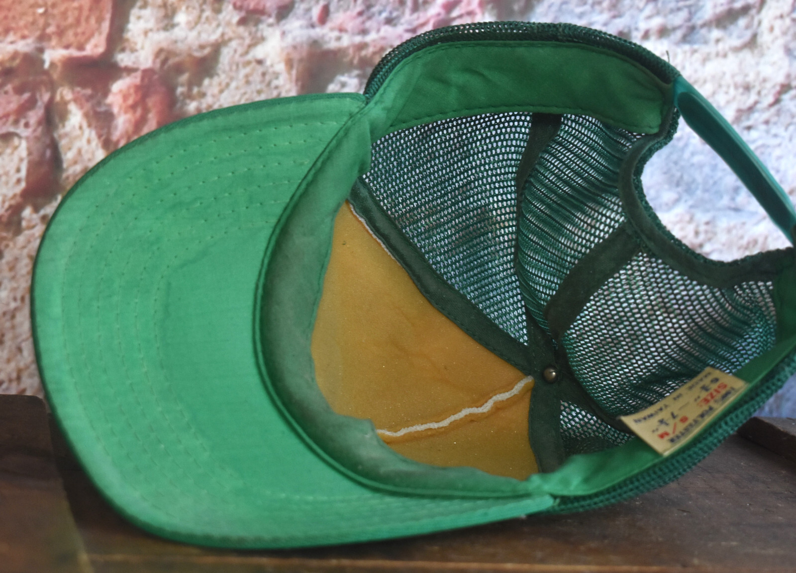 Vintage Chevrolet Chevy Advertising Mesh Snapback Trucker Hat S/M 6 3/4-7 1/4″