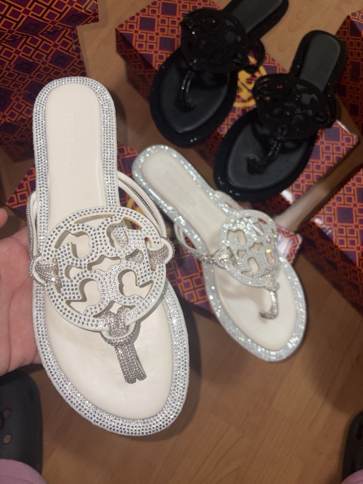 Tory Burch Women’s 7 White Leather Slip-On Thong Sandals Rhinestone Logo