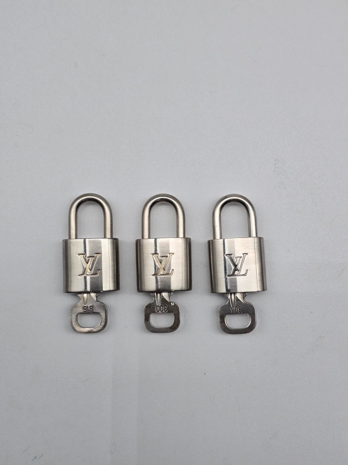 Authentic 1 Louis Vuitton Silver Padlock Lock & 1 Key LV Bag Luggage Accessory