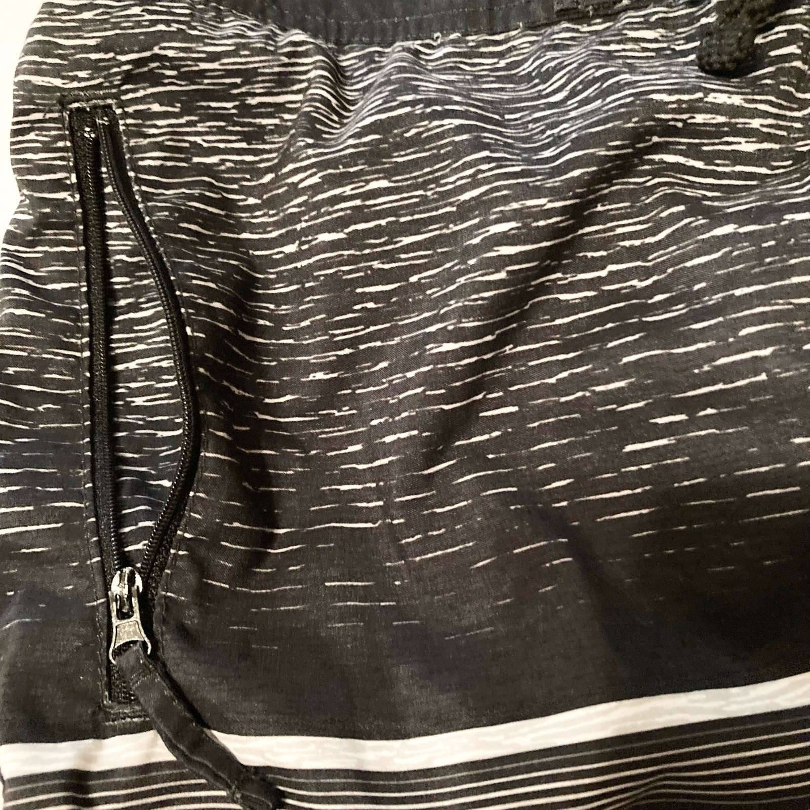 U.S. Apparel Swim Trunks Men Large Black Grayish White Stripe Drawstring Beachy