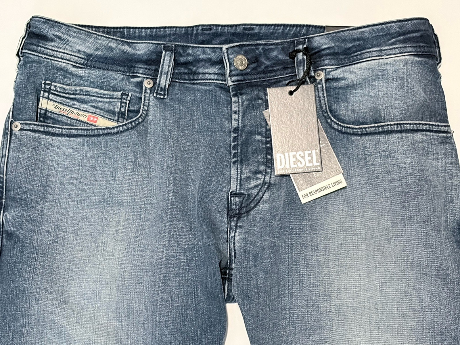 NWT Diesel Zatiny-X Slim Bootcut Jeans Men 33×32 Blue Wash Denim Pants MSRP $250