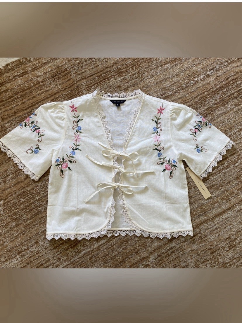 NWT Boho Embroidered Front Tie Cotton Blouse Sz Medium