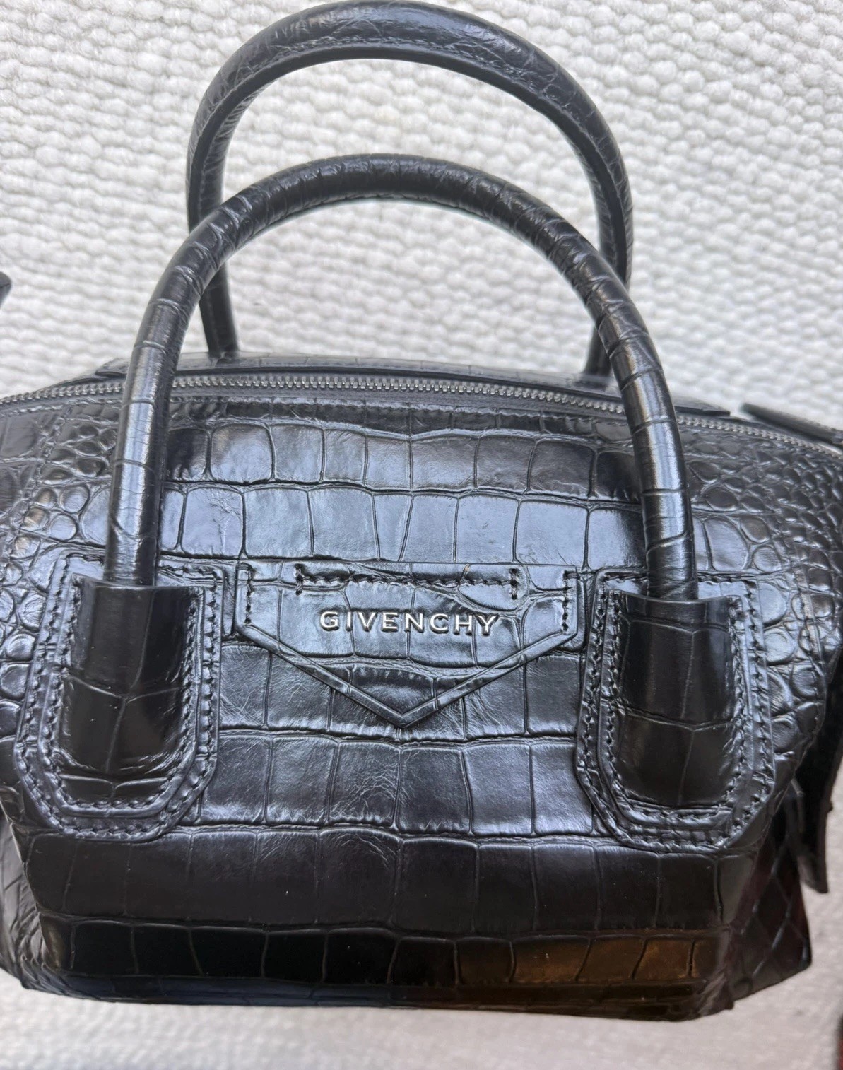 ⚡️Givenchy Small SOFT Antigona CROCODILE-Embossed Satchel BLACK Leather Bag⚡️