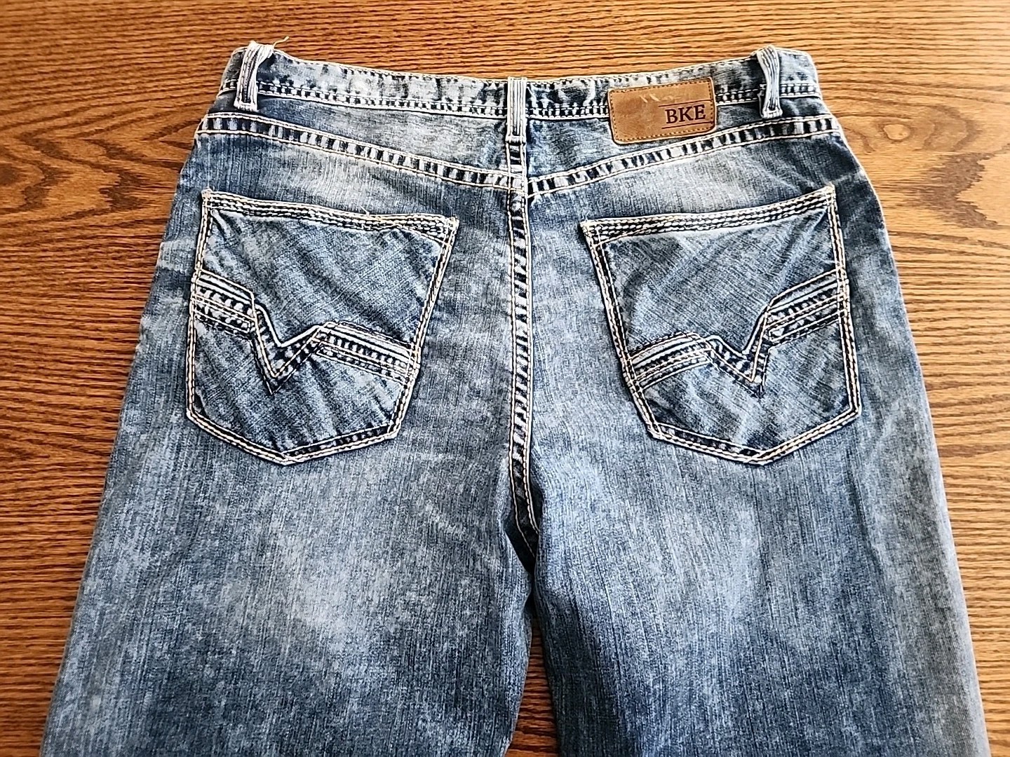 Buckle BKE Tyler Straight 34XL Medium Wash Whiskering Men’s Blue Jeans 34/35