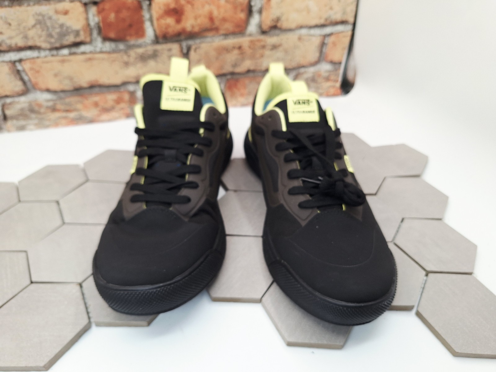 Men’s Sz 12 VANS MTE ULTRARANGE EXO Black Brown Yellow Neon Green FALL COLOR