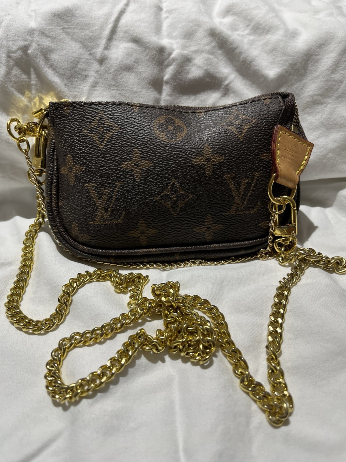 Louis Vuitton Monogram Mini Crossbody Zip Pouch Gold Chain Detachable Strap