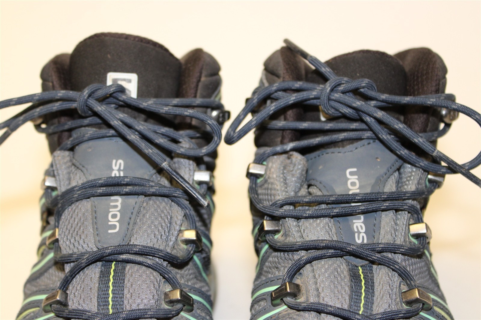 Salomon Womens Size 8.5 40 2/3 Grey Green X Ultra Mid 2 GTX Hiking Boots 371524