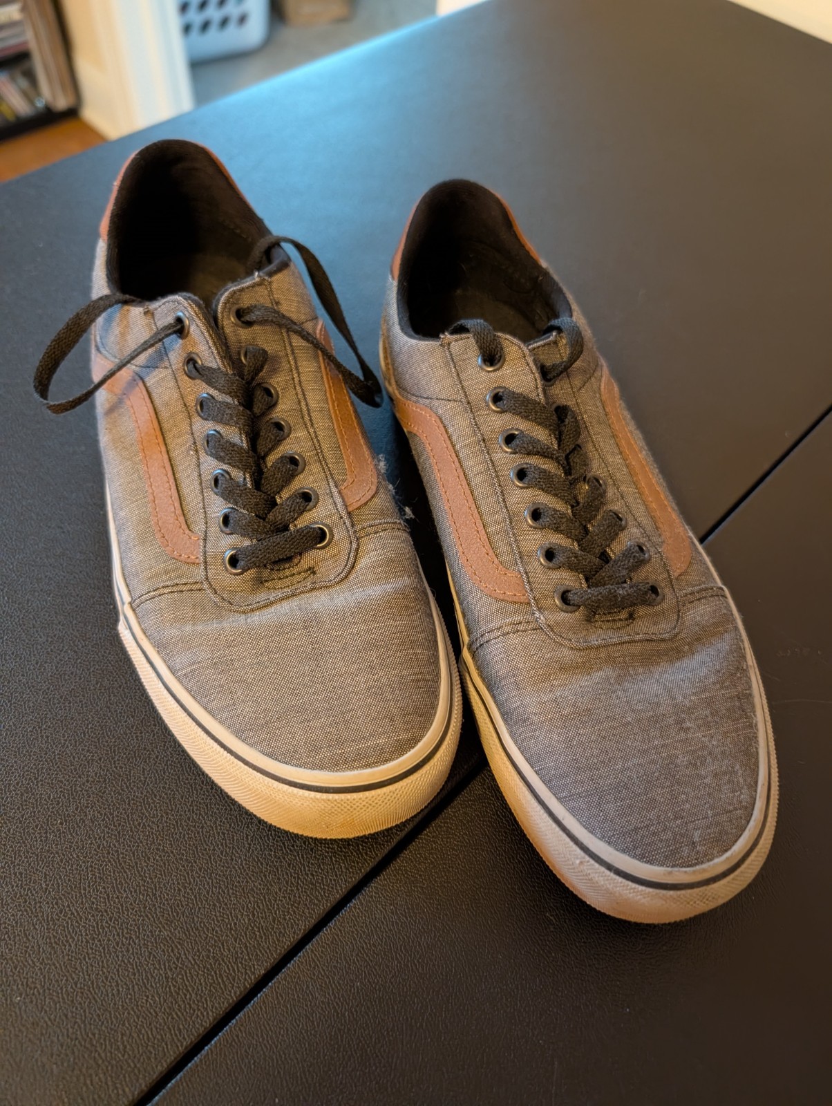 VANS Atwood Deluxe Comfort Men’s Size 9.5 Gray Shoes Lightly Worn