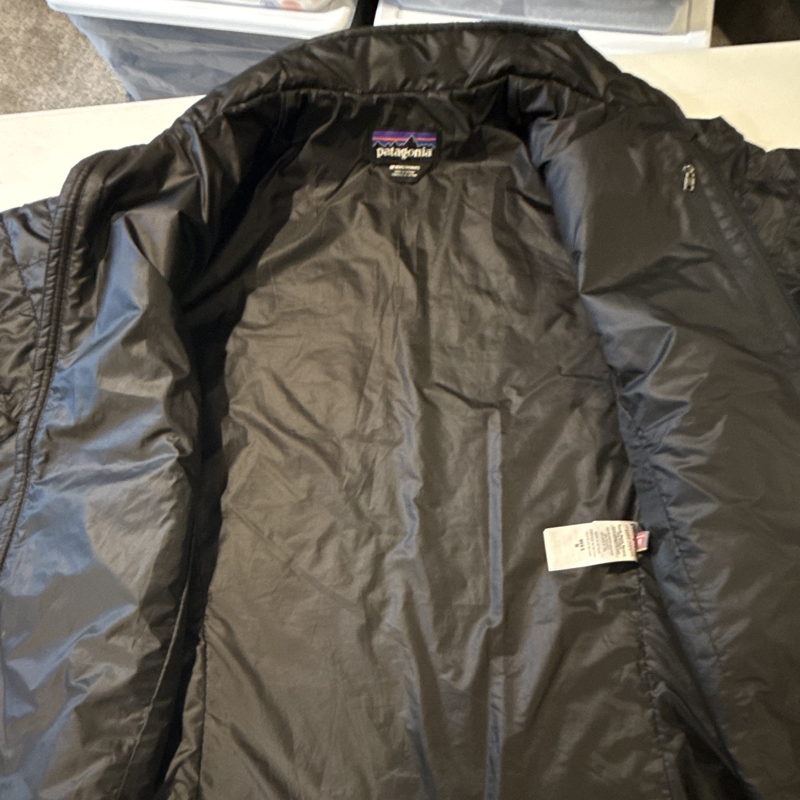 Patagonia Men’s Black Puffer Jacket M Insulated Zipped Pockets Zip Stand-Up