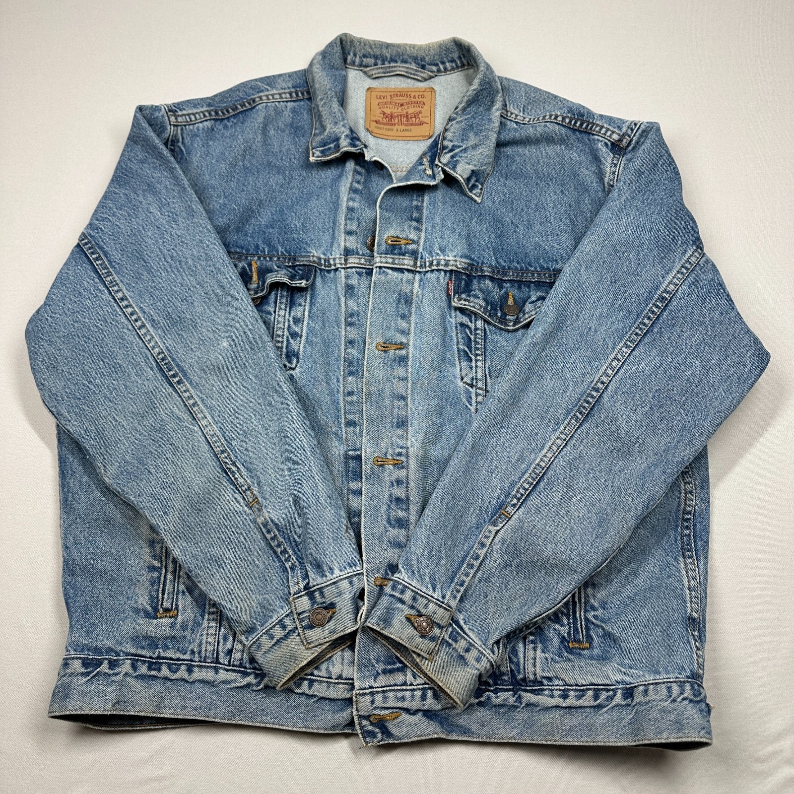 Levi’s Medium Wash Denim Jacket Blue – Size XL