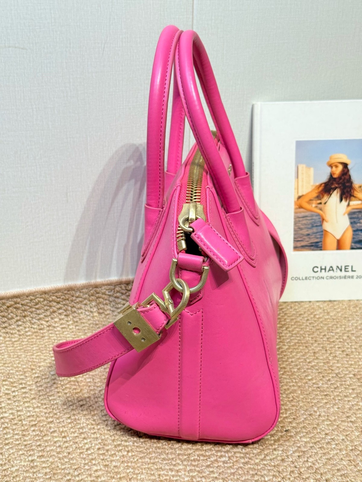 Givenchy Pre-Owned Authentic Shoulder Bag Pink 28*24*16 Free Tracked Shipping