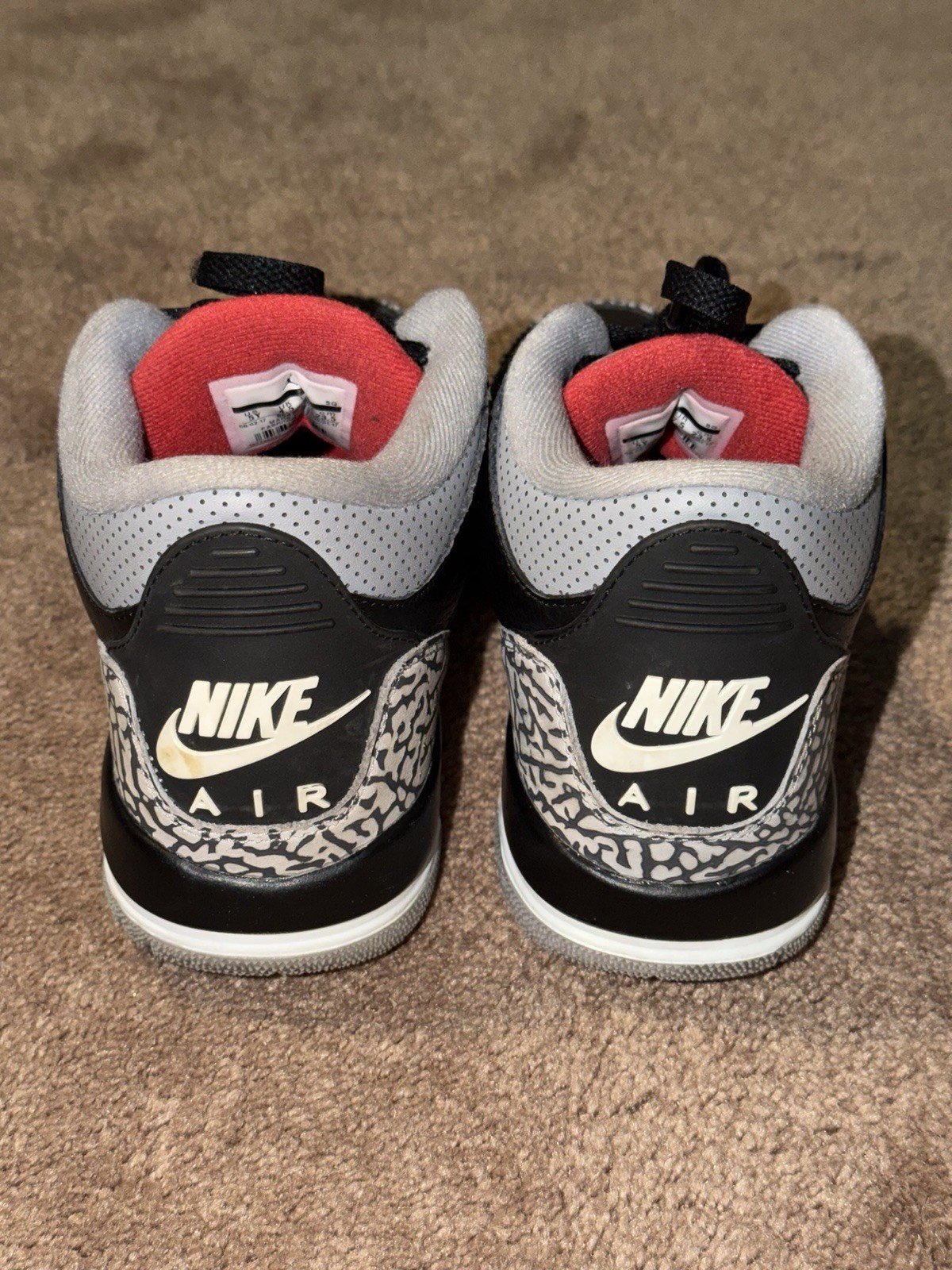 Air Jordan 3 Retro OG 2018 Black Cement 854261 001 Size 5Y