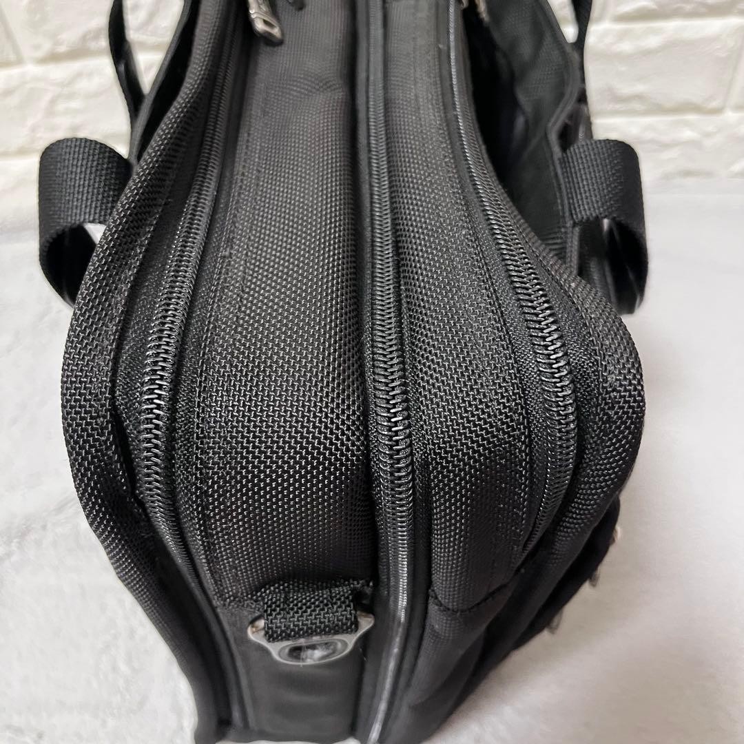TUMI Alpha 26141D4 Black 2Way Expandable Briefcase 2 Compartment Auth