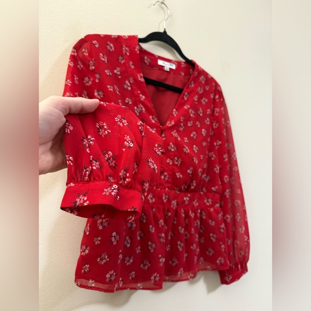Madewell Floral Peplum V-Neck Top in Red – XS