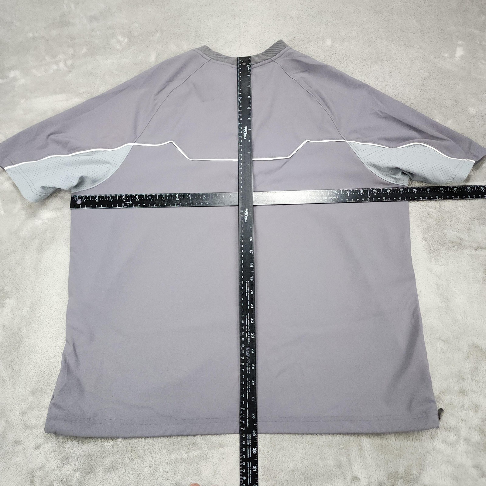 Under Armour Pullover Mens L Gray 1/4 Zip Mock Neck Moisture Wicking Athletic