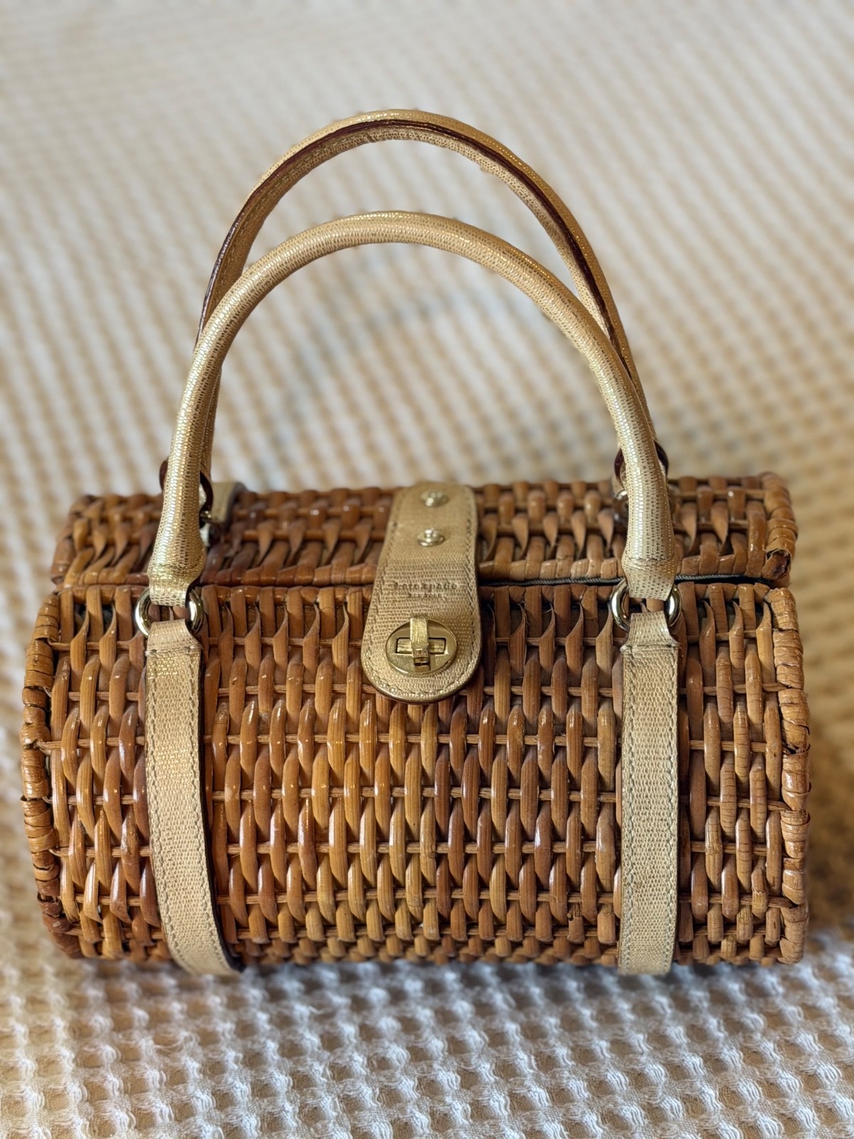 Kate Spade New York bamboo rattan log purse EXCELLENT used condition!