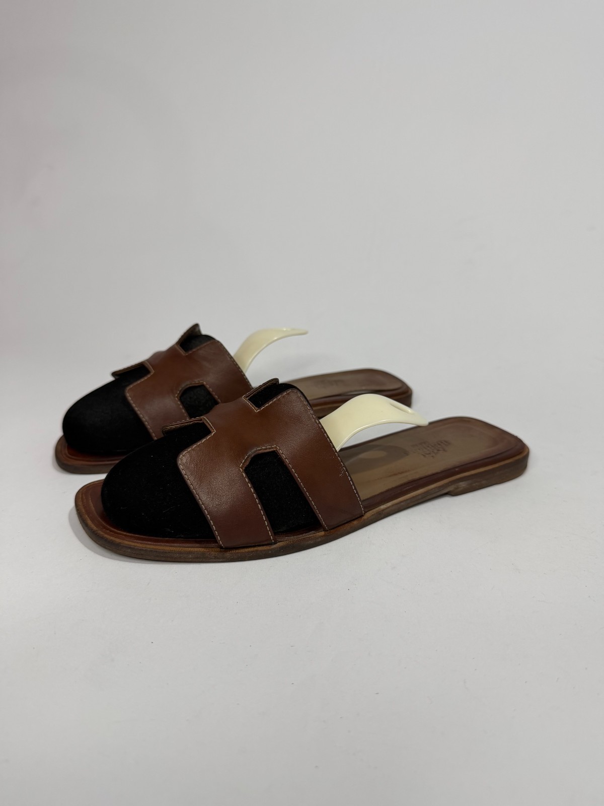 HERMES Brown Box Calfskin Oran Sandals 37.5 EU/ 7.5 US / 4.5 UK