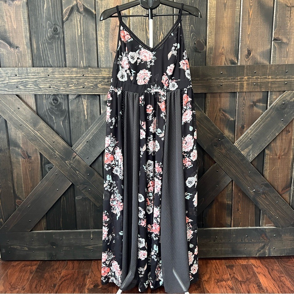 Torrid Black Floral Georgette Maxi Dress Size 1 Smocked Sheer Lined Romantic