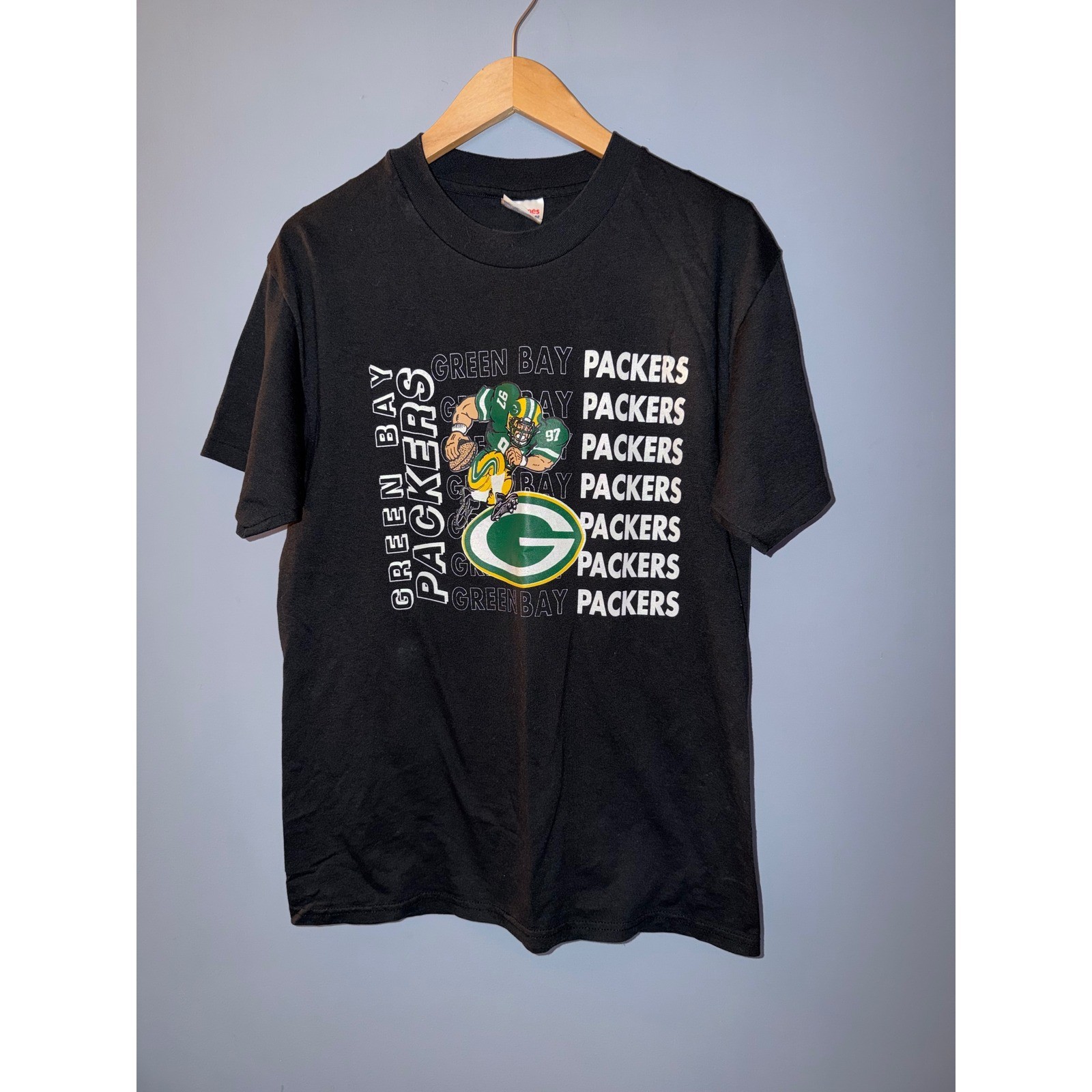 Vintage Hanes Green Bay Packers T Shirt Mens Medium Black Idle Hour Bar 90s NFL