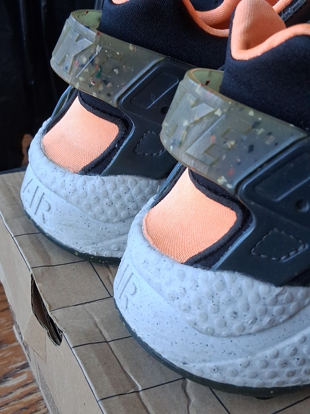 Nike Air Huarache Crater PRM Men’s Sneakers Black/Orange, Size 11.5