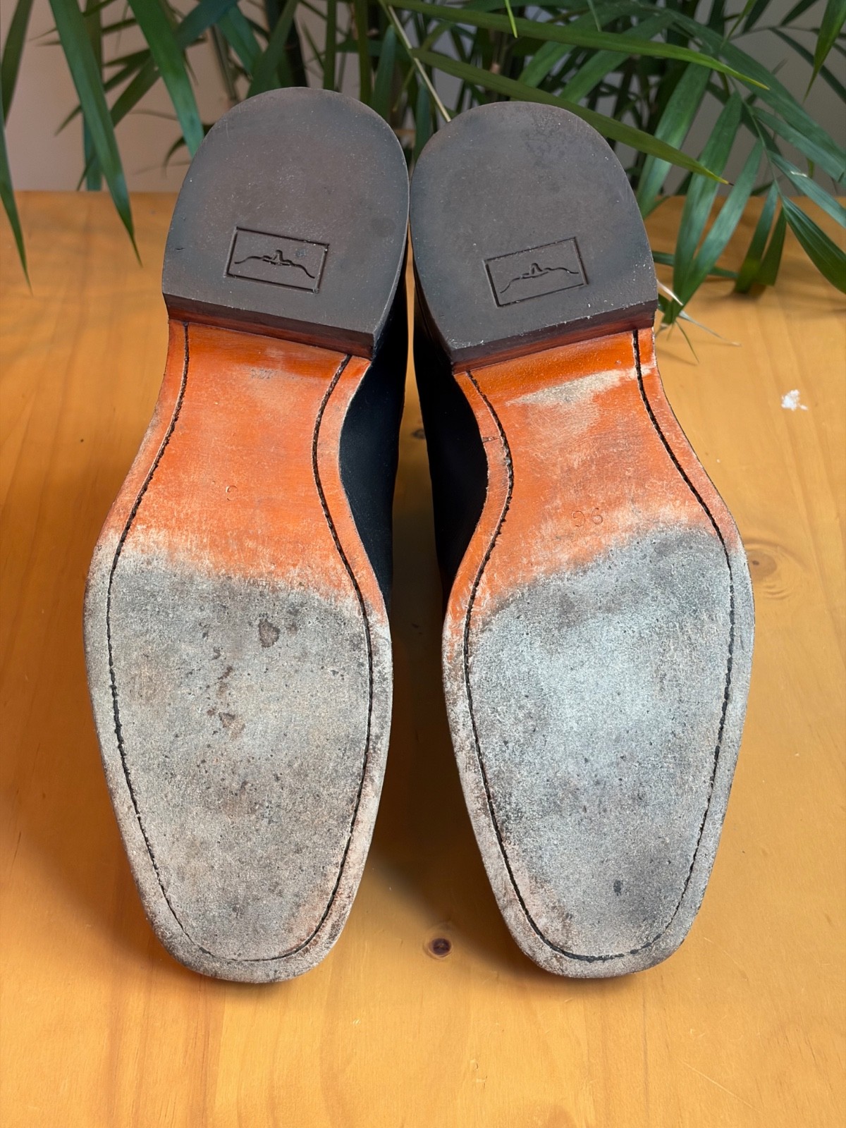 R.M. Williams Classic Craftsman Leather Chelsea Boots US 10 / UK 9 – Barely Worn