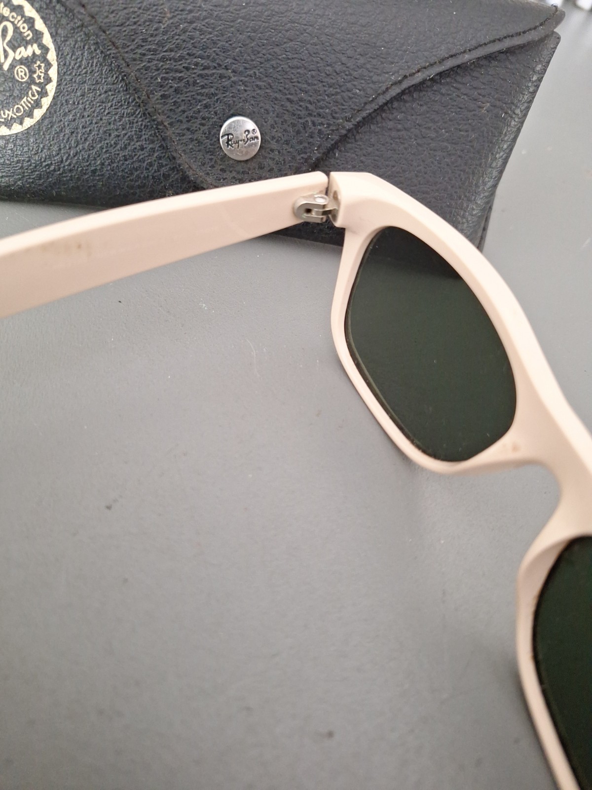 ray ban new wayfarer rb2132 With Case