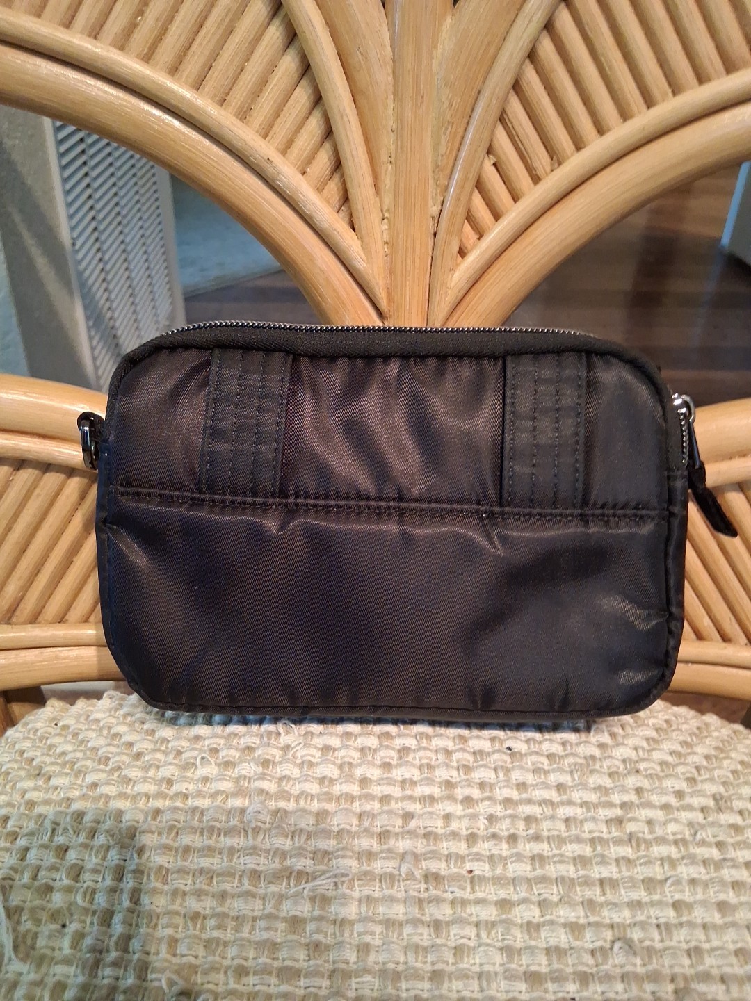 Lug Coupe SE without Strap Bag Resort Black Attaches to Belt 2 Zip Compartments
