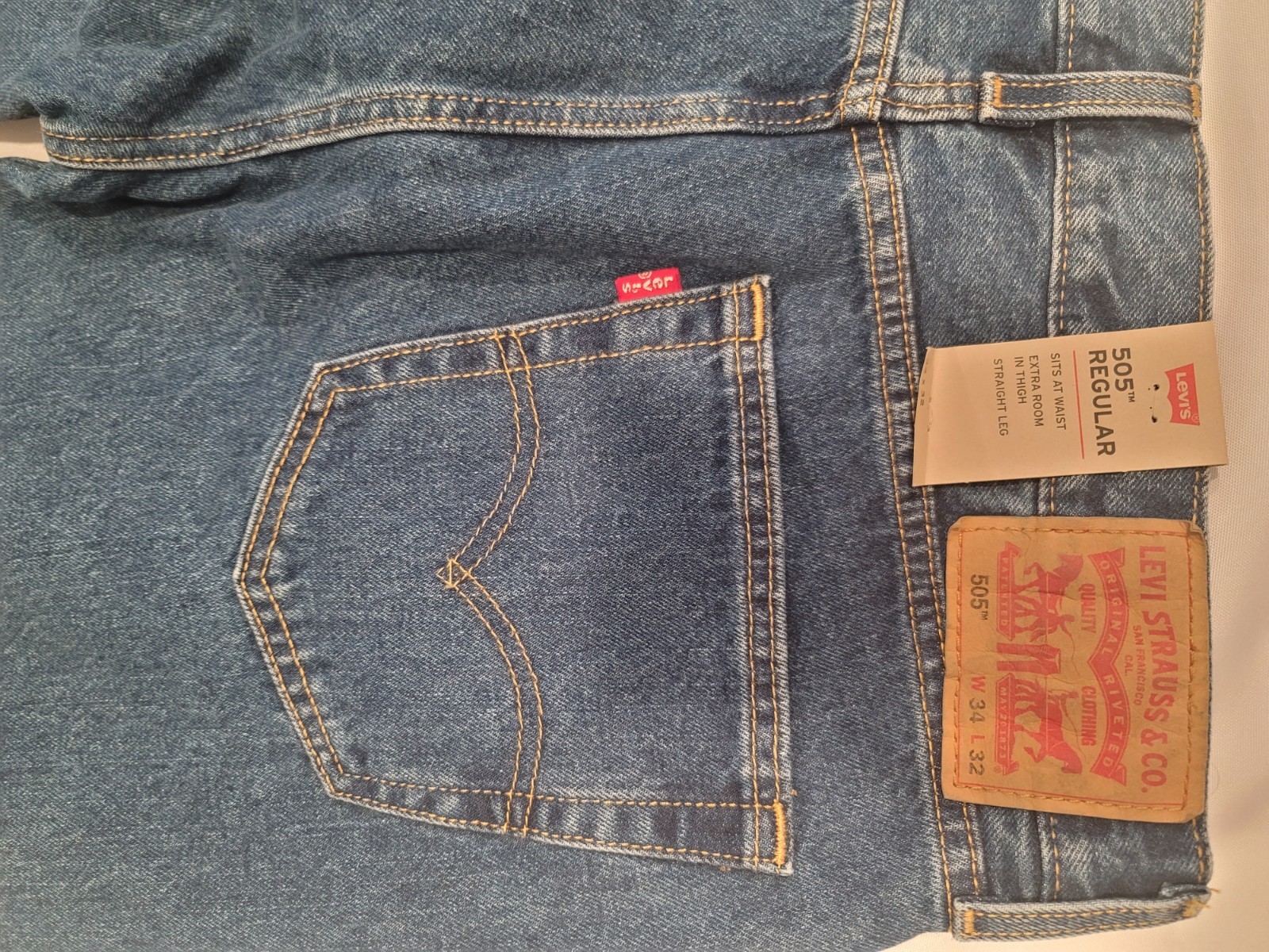 LEVI’S 505 Series Regular Fit Straight Leg Blue Denim – SIZE 34×32- Men pants