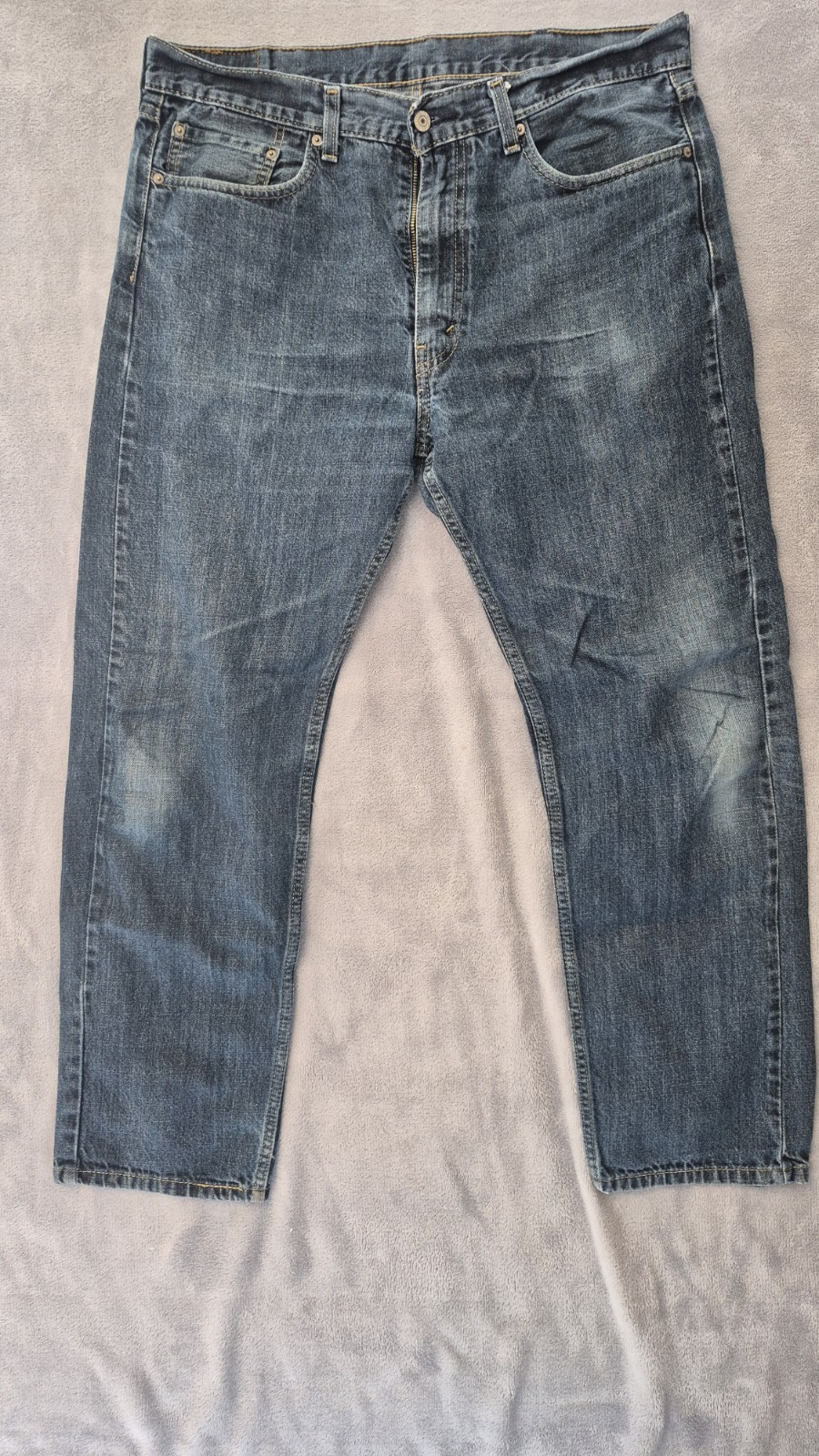Levi’s Straight Blue Denim Jeans Button Zip Medium Wash 5-Pocket Solid Classic