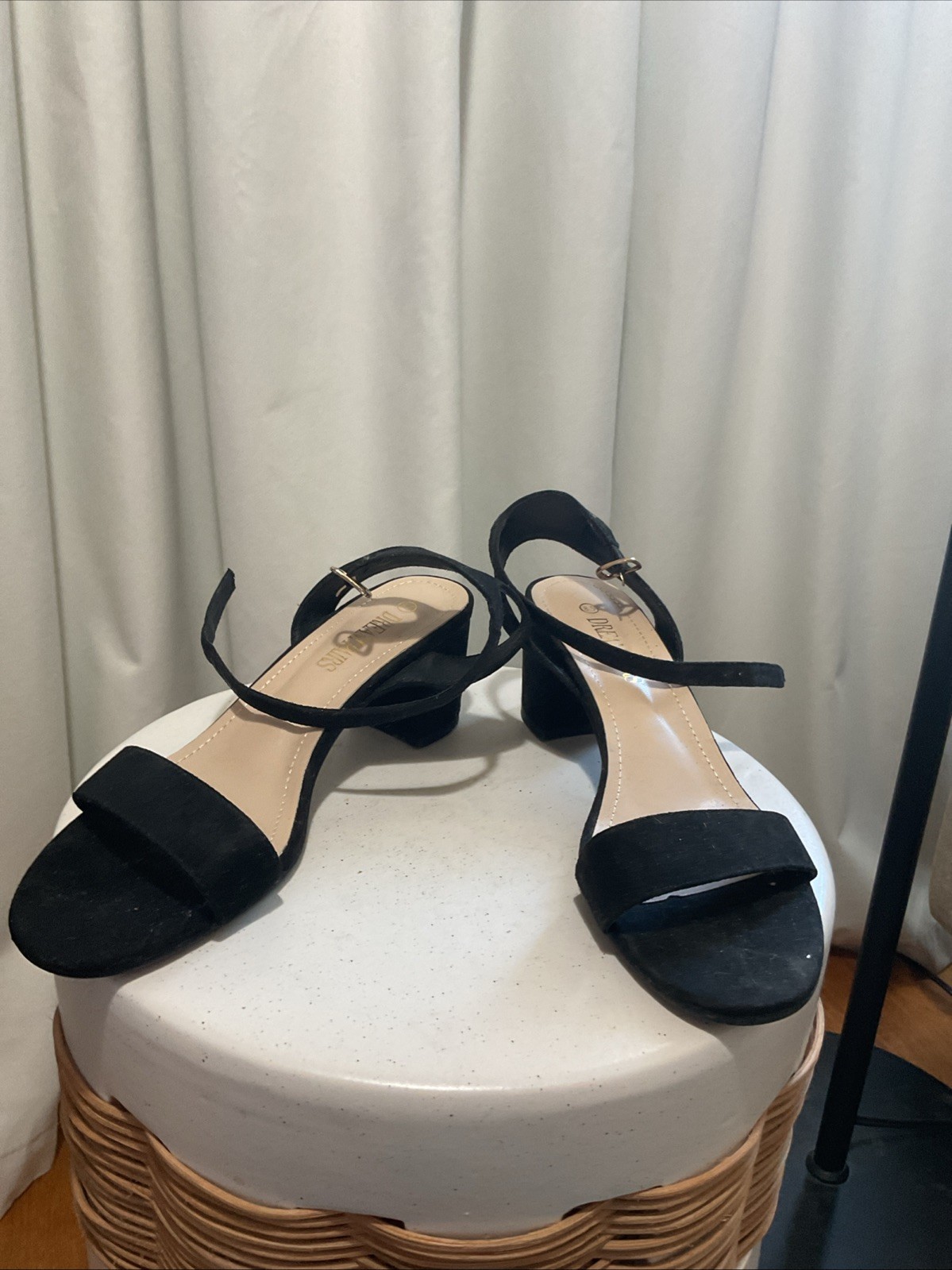 Dream Pairs Women’s Ankle Strap Low Block Chunky Heel Sandals Pump Shoes Size 8.