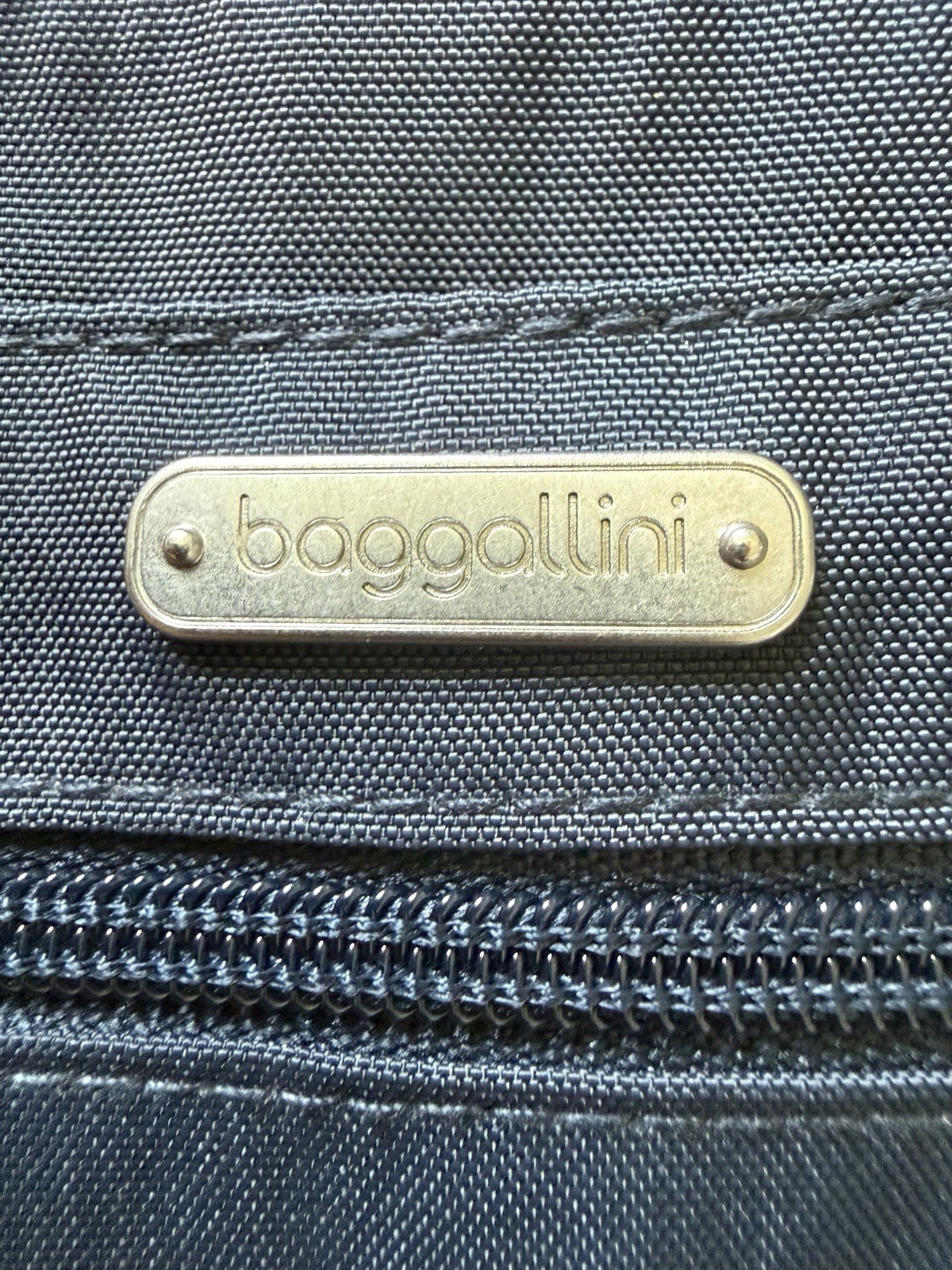 Baggallini Double Zip Medium Crossbody Bag In Navy EUC! MSRP $75