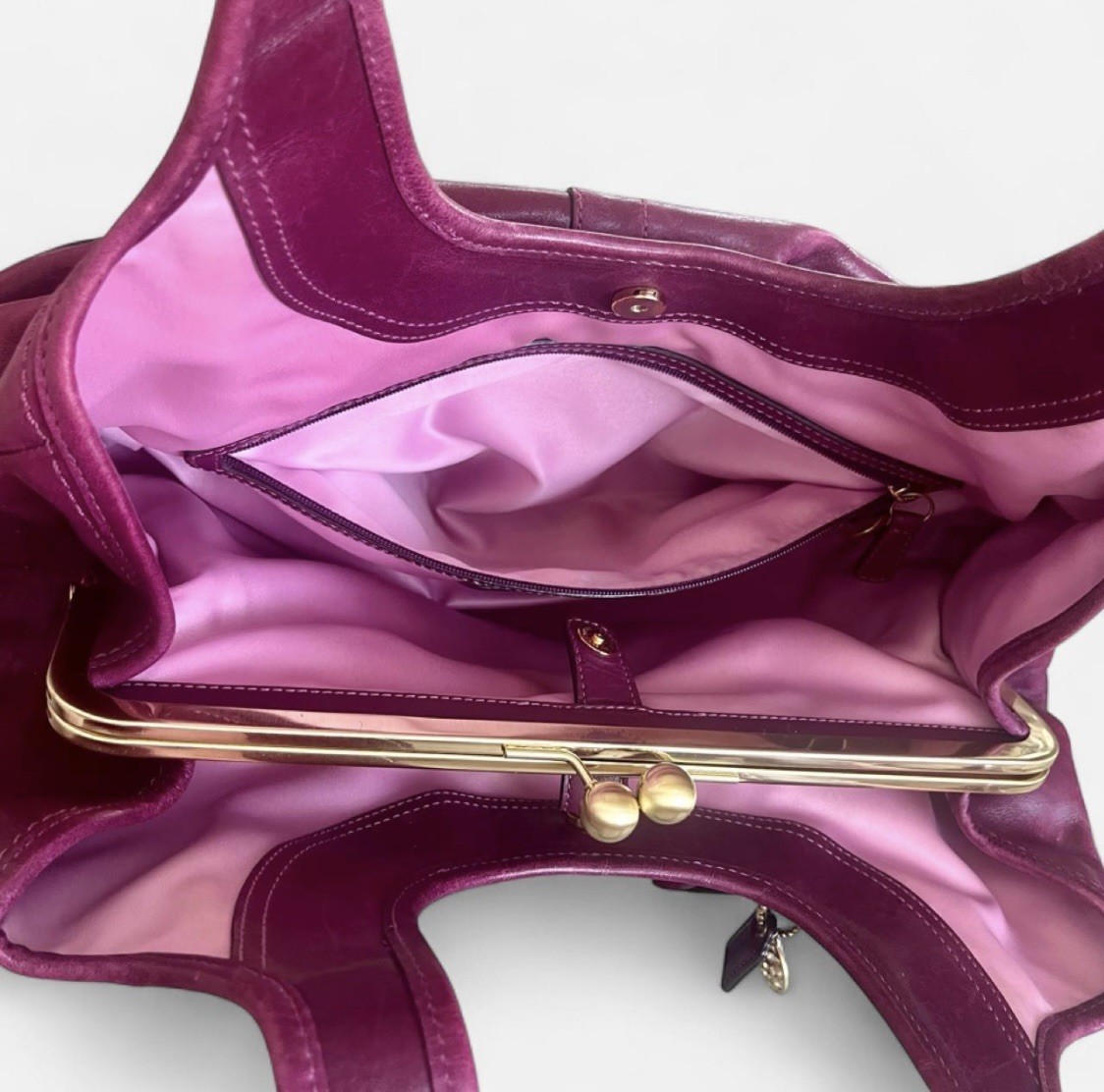 Vintage COACH Ergo Pleated Kisslock Magenta Leather Bag Authentic