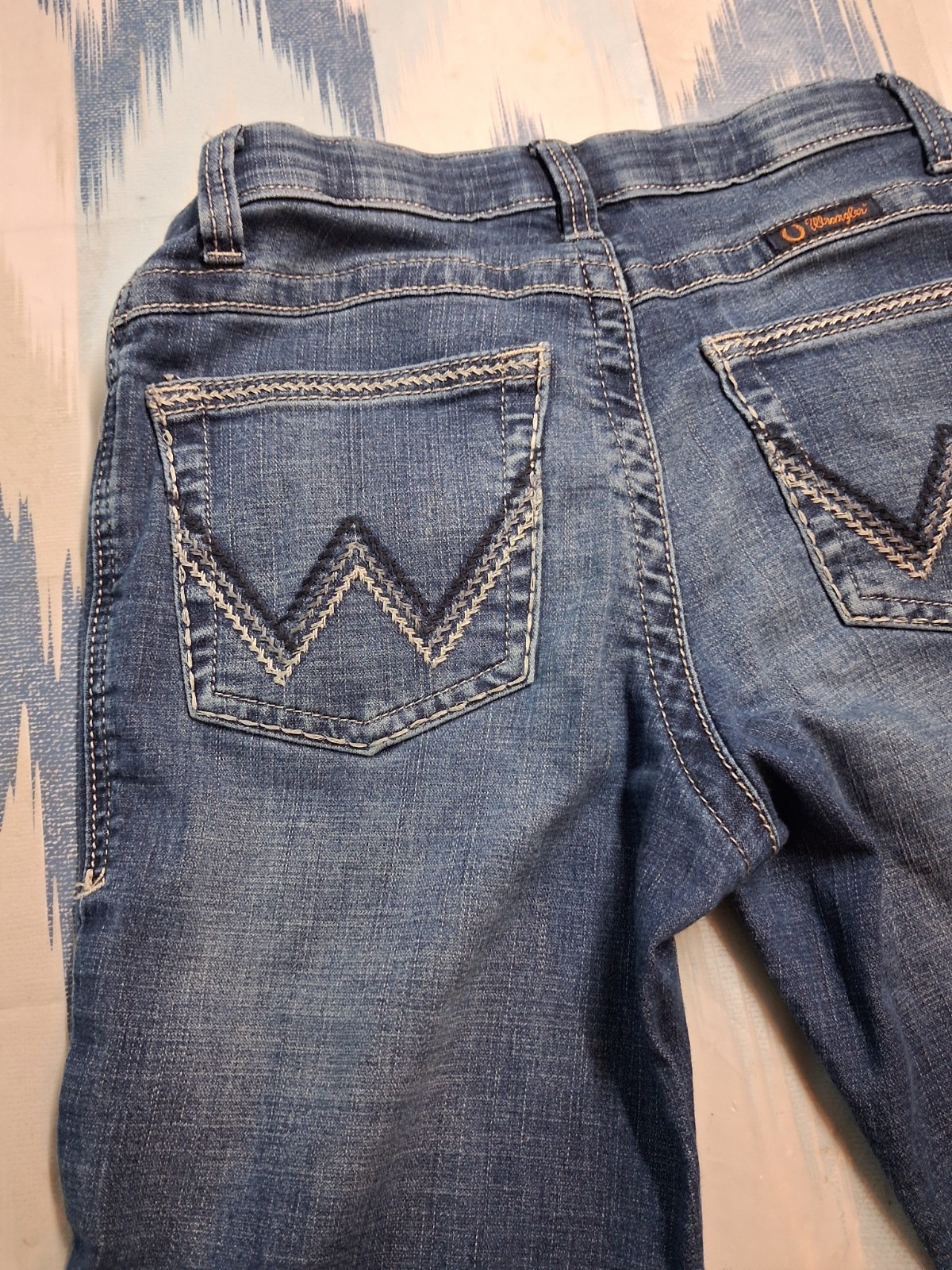 Wrangler Willow Ultimate Riding Jeans Measure 28×31 Boot Cut Medium Wash