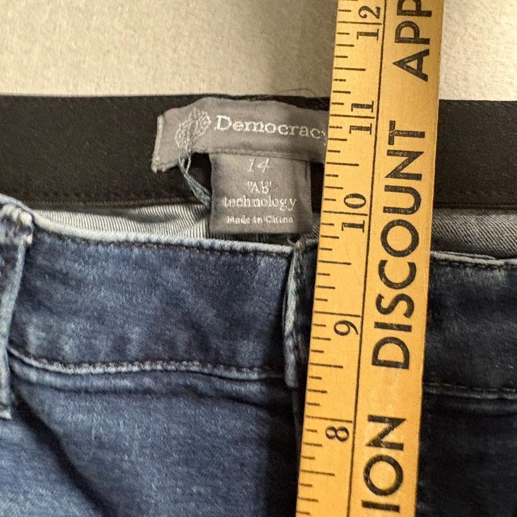 Democracy Ab Technology Crop Jeans Womens 14 Blue Denim Fray Hem Stretch