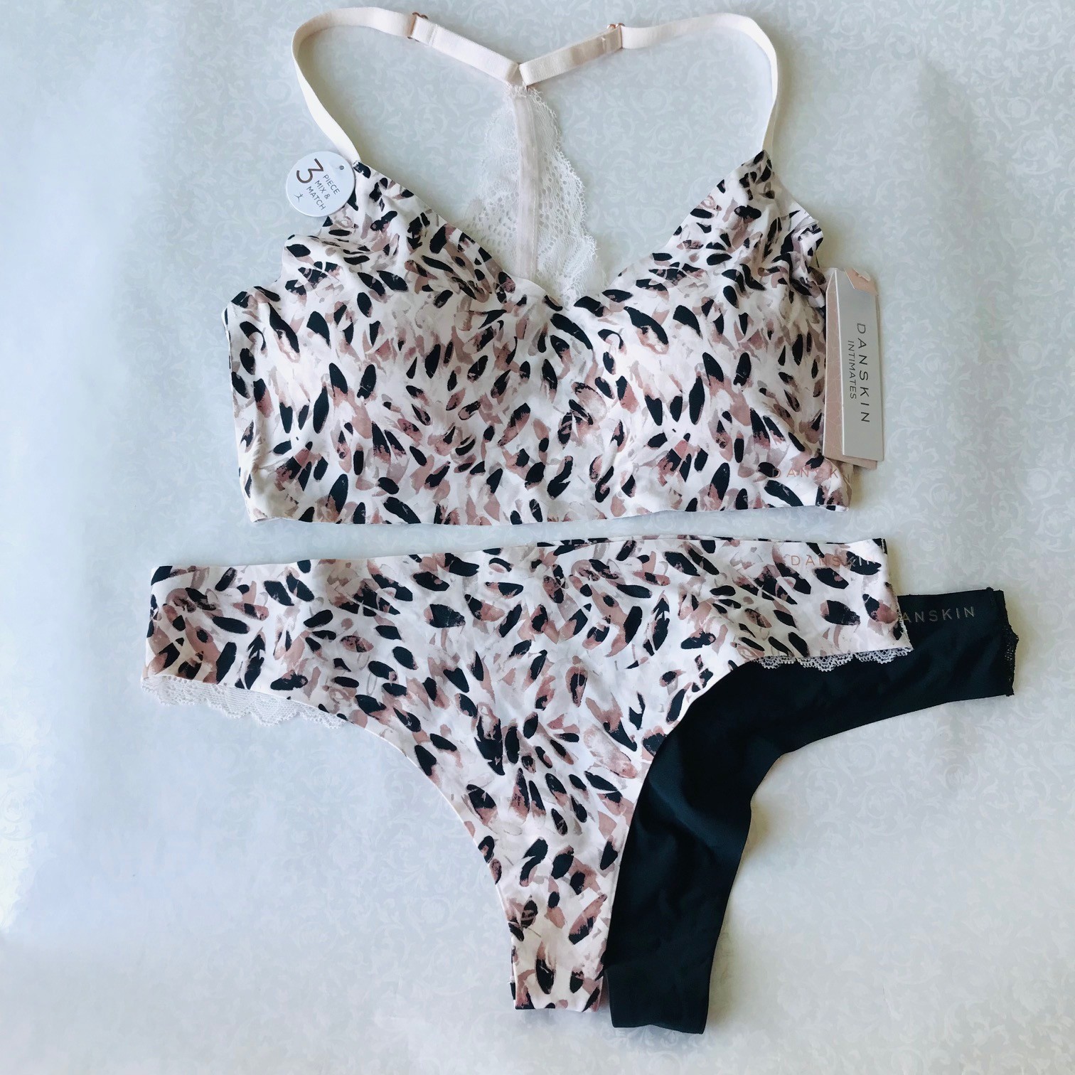 Danskin 3 piece Mix & Match BRA &Panties Removable Pads Sz : M MSRP $42