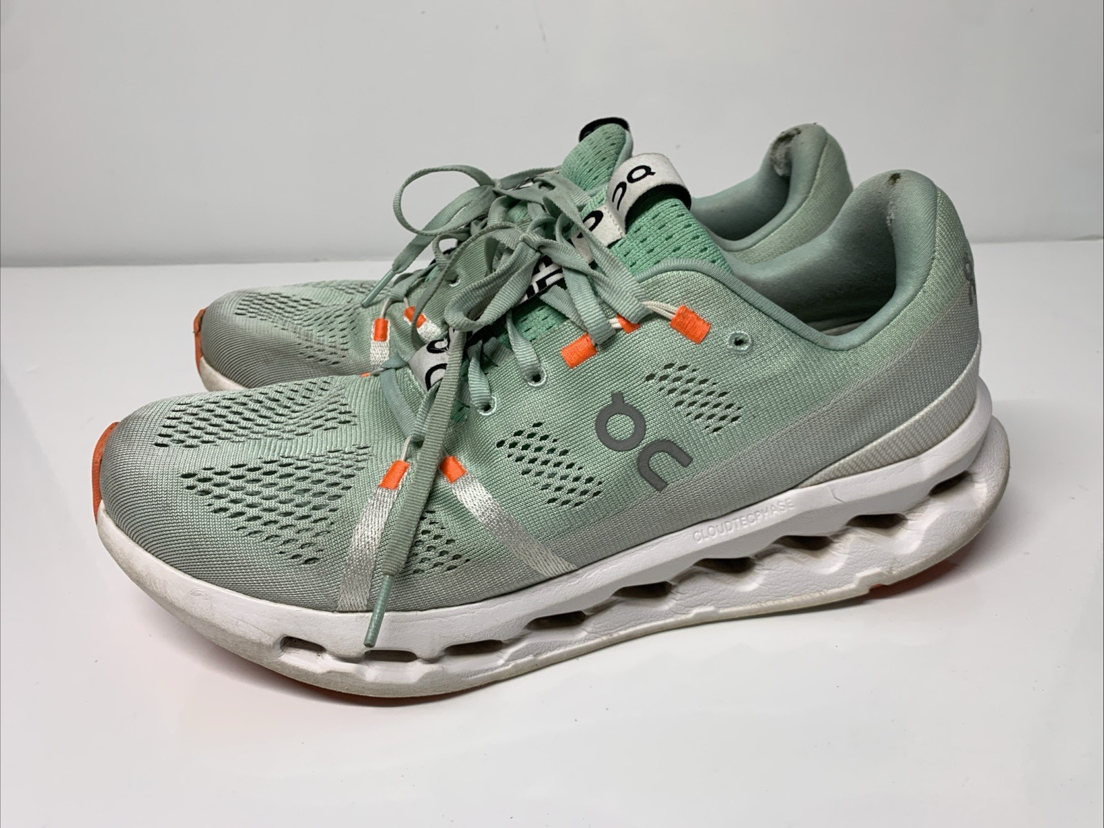 ON Cloudsurfer Creek/White (Mint Green) Men’s Size 11 Sneakers – Flaws as Shown