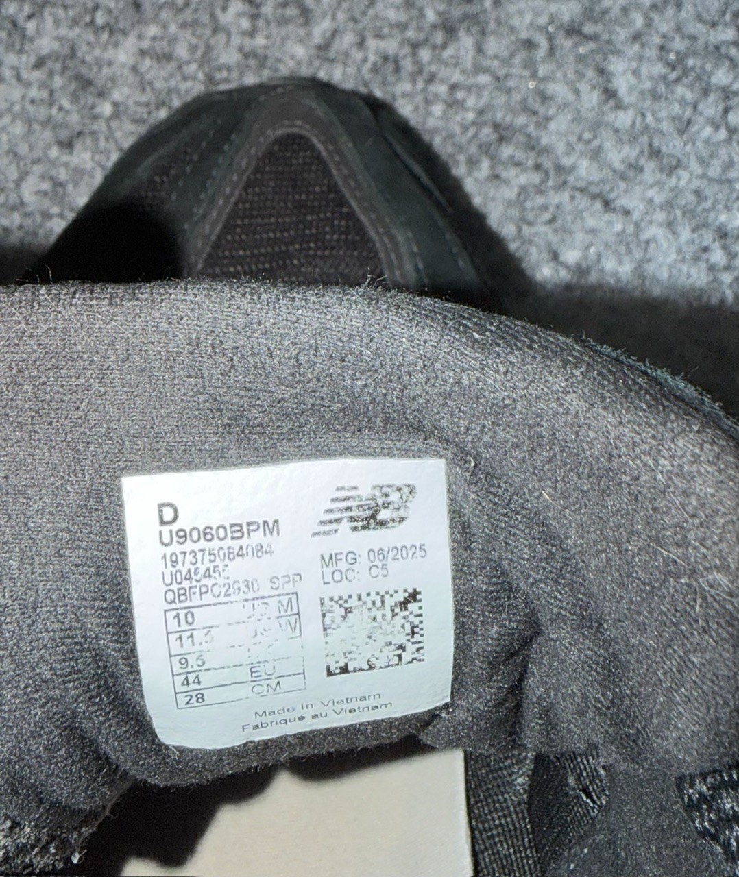 New Balance 9060 Triple Black/Phantom Sneakers U9060BPM Size 10