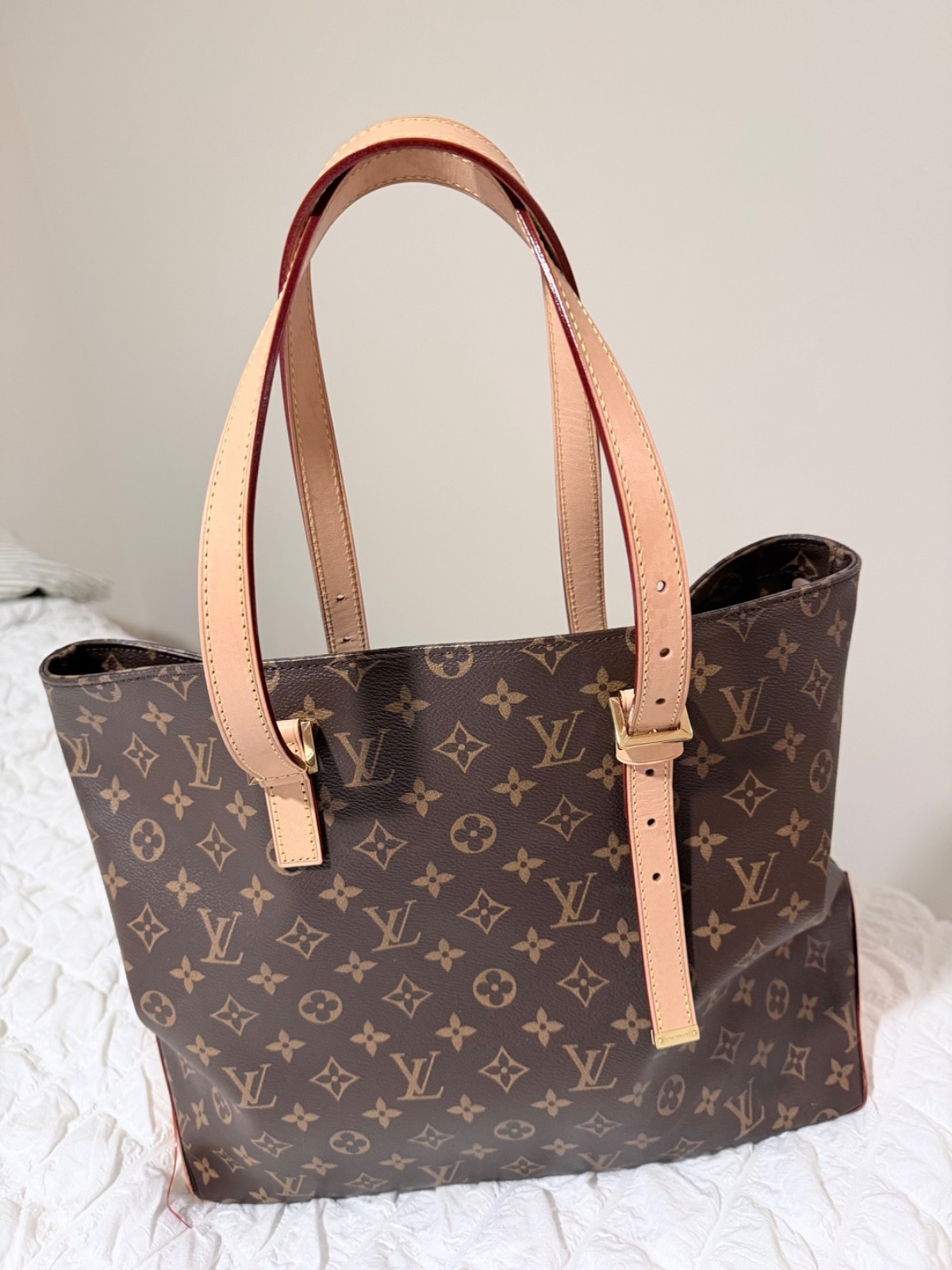 Louis Vuitton Mezzo Tote Bag in excellent condition, used on only a few trips.