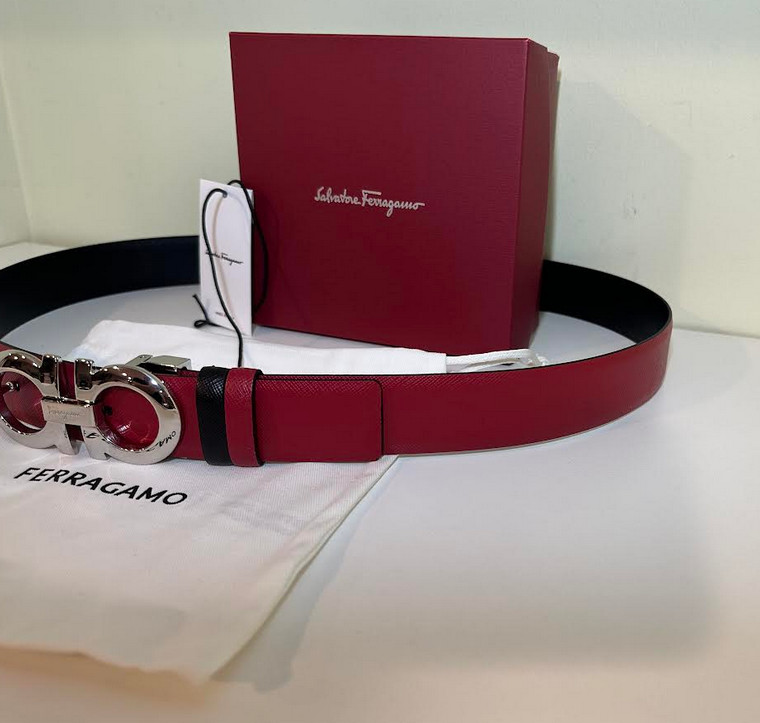 ADJUSTABLE RED TO BLACK LEATHER SALVATORE FERRAGAMO BELT WITH SILVER BUCKLE