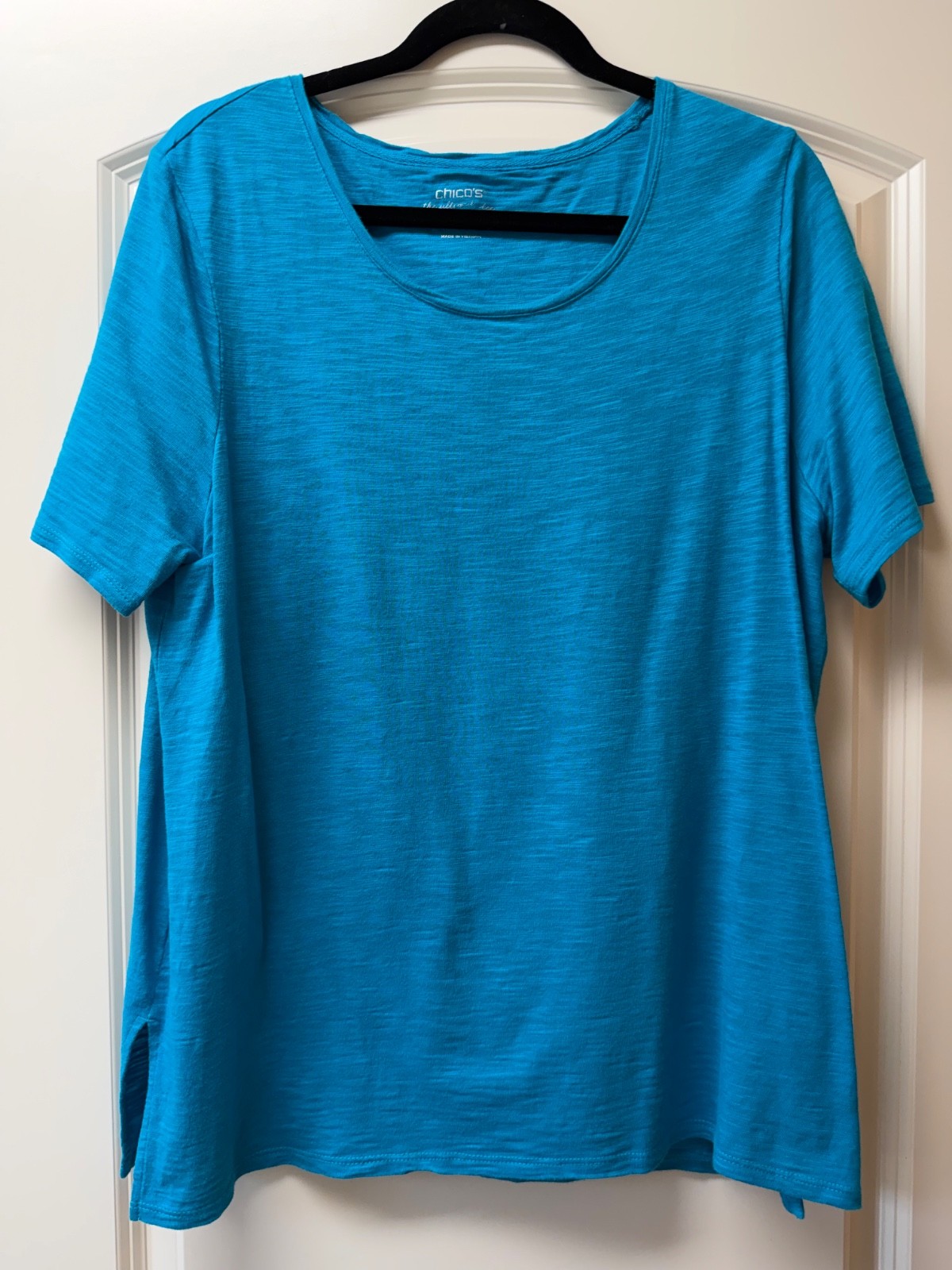 Chico’s The Ultimate Tee Shirt Cotton, Size 2, Gorgeous Turquoise, button back