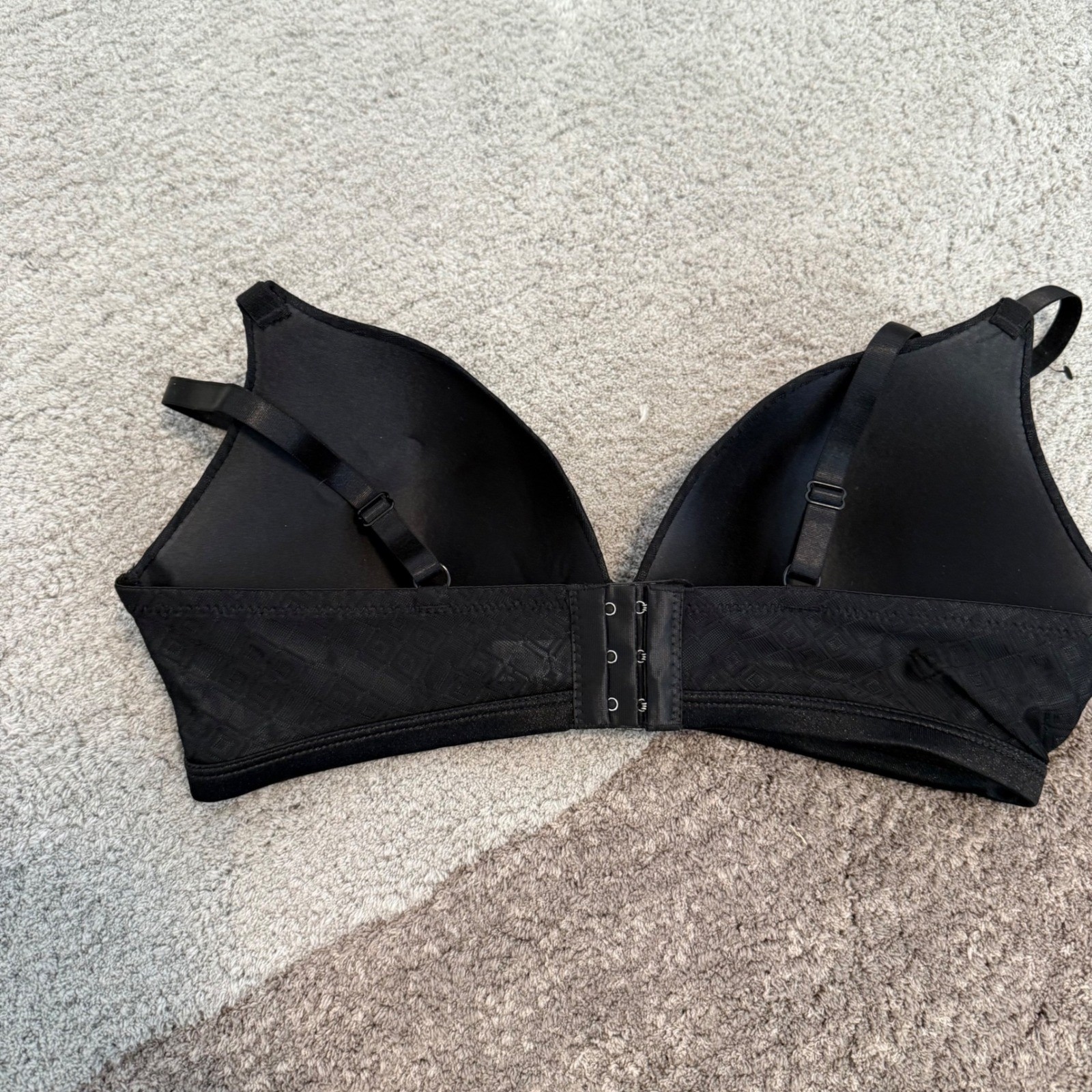 Unbranded Black Geometric Pattern Wireless T-Shirt Bra 36B RN146342