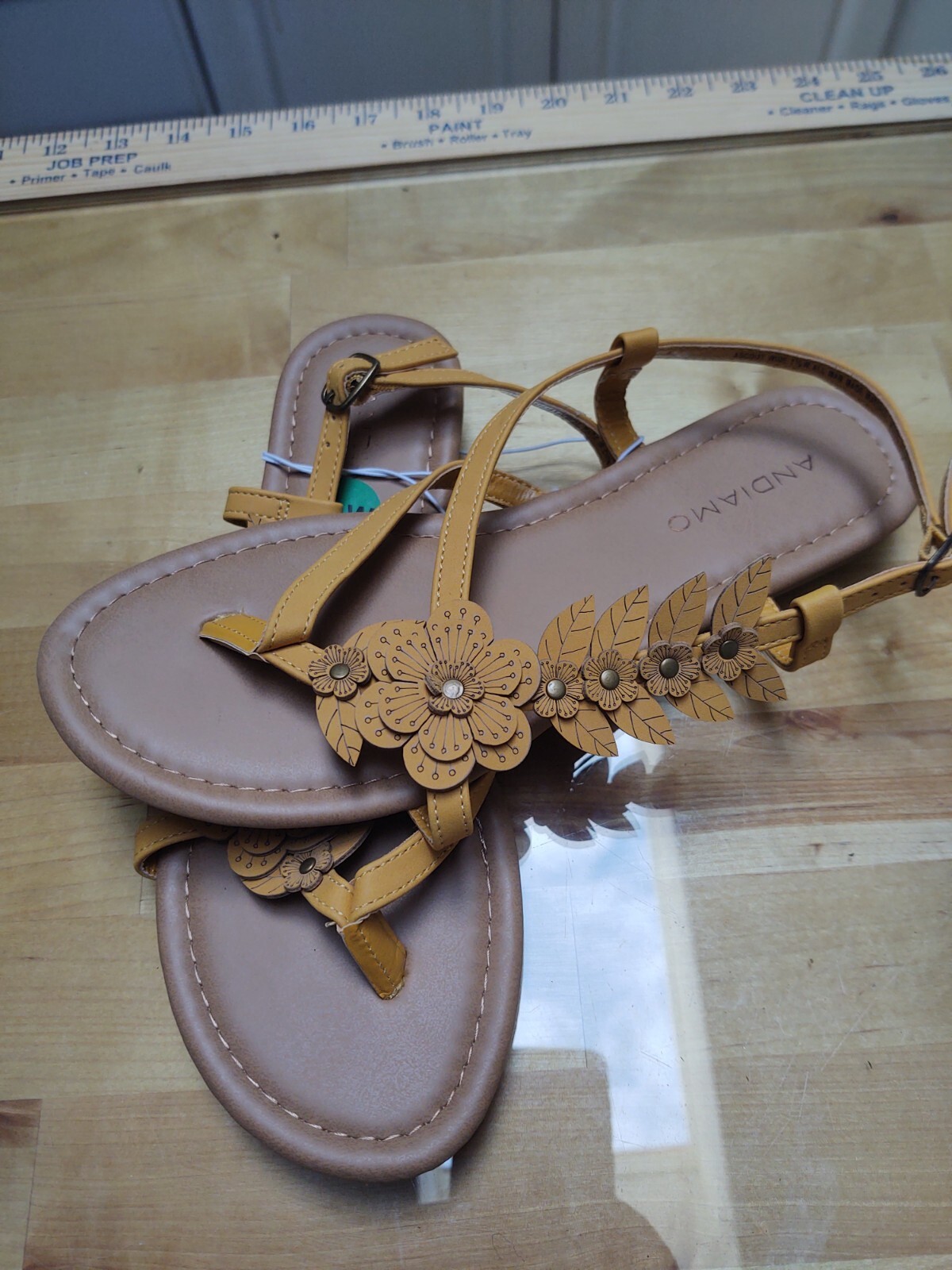 New Yellow/Beige Flat Flower Sandals size 7.5 W Cute Ready to Wear! ANDIAMO