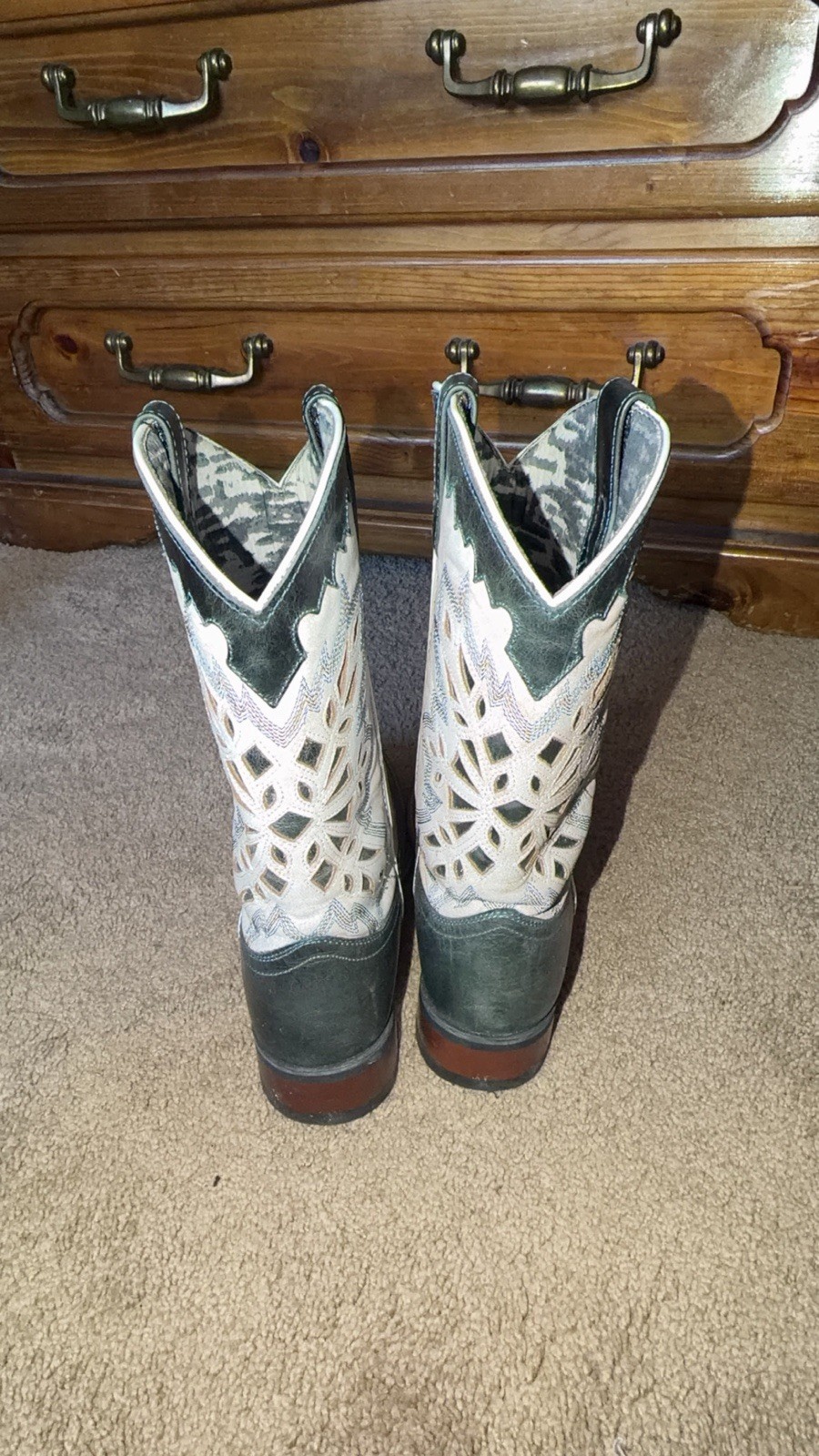 Laredo Women’s Turquoise And White Cowboy Boots Size 9.5 (only Worn Twice)