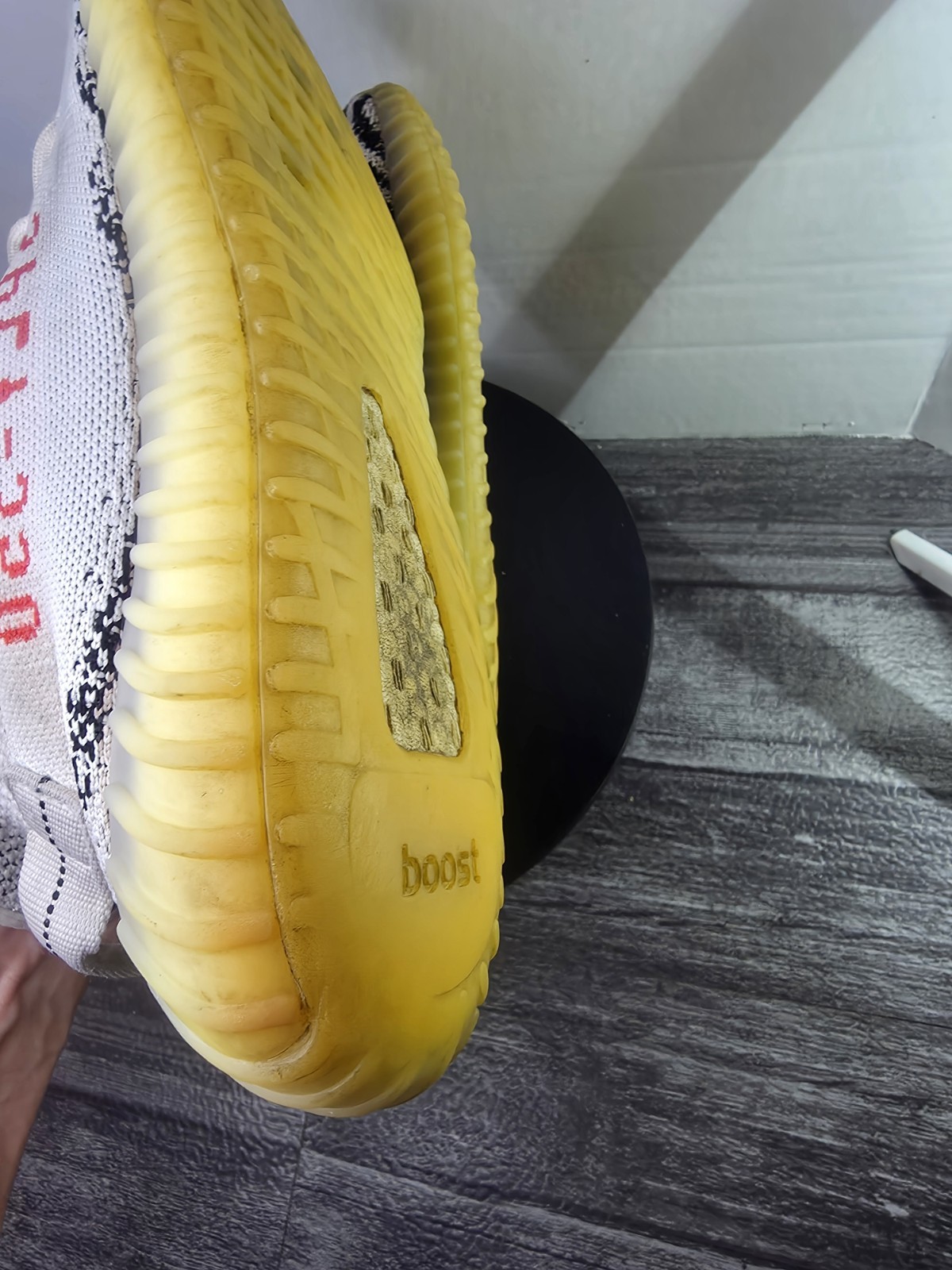 Size 10.5 – adidas Yeezy Boost 350 V2 Low Zebra