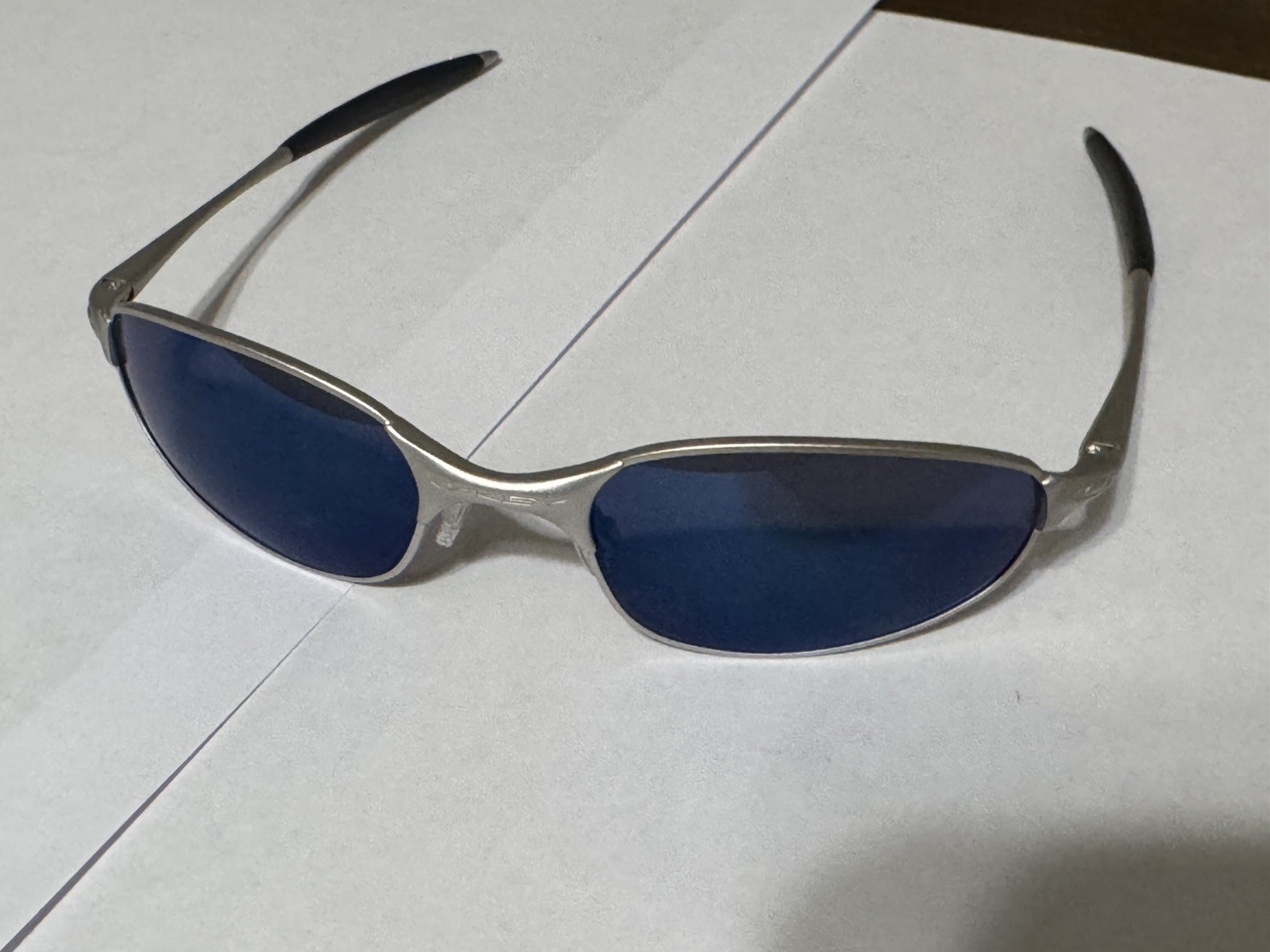 Oakley A Wire 2.0 Silver Frame Ice Iridium Lens 05-705 Spring Hinges T C E RARE