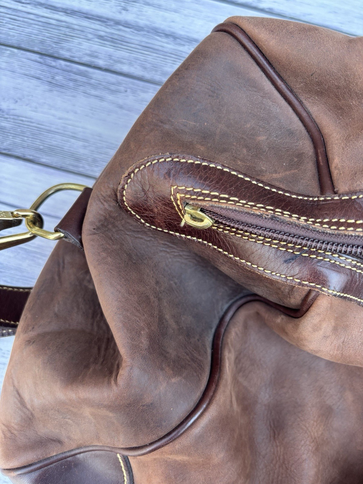 VINTAGE ROOTS X FORD BROWN LEATHER DUFFLE BAG